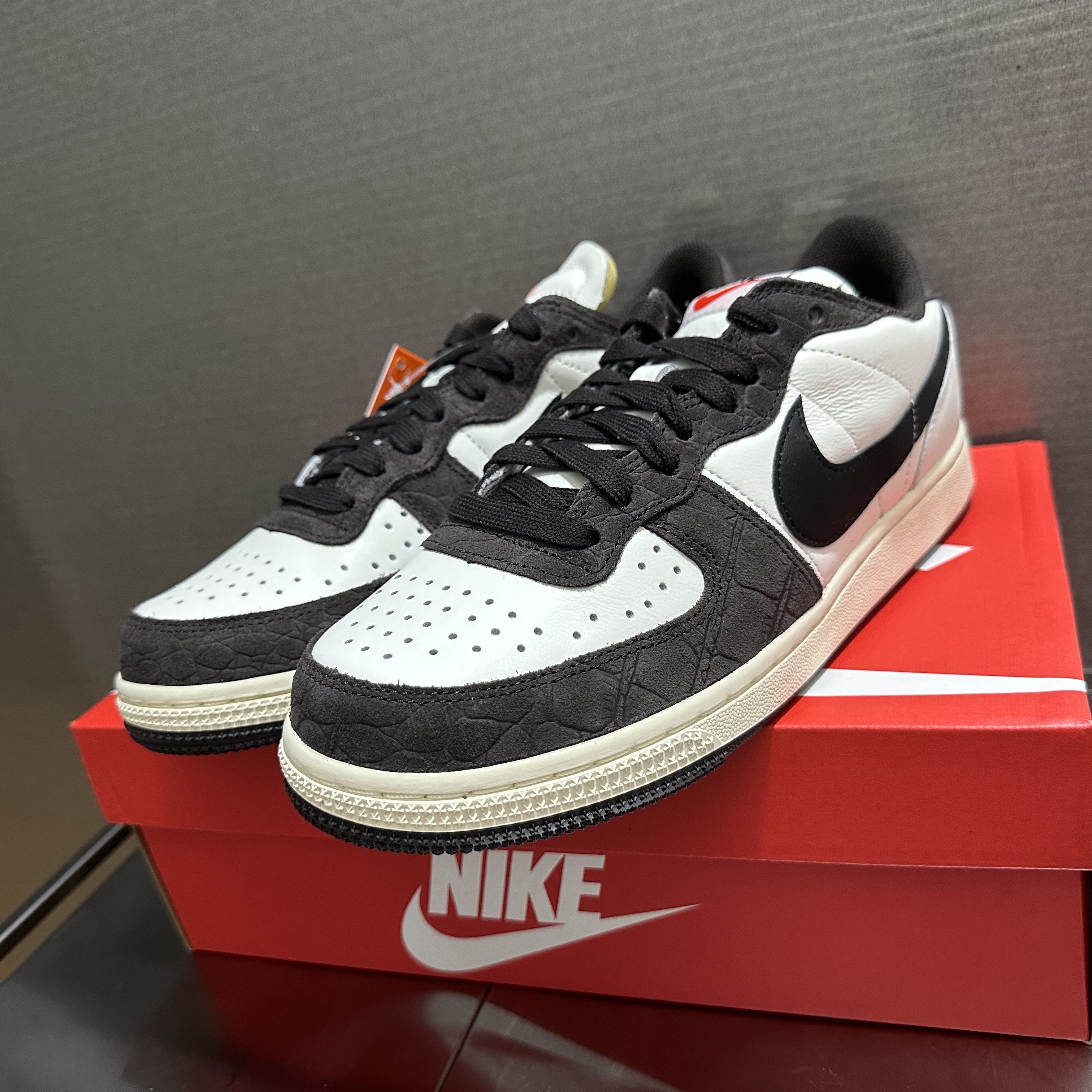 Nike Terminator Low Velvet Brown 착용 스타일