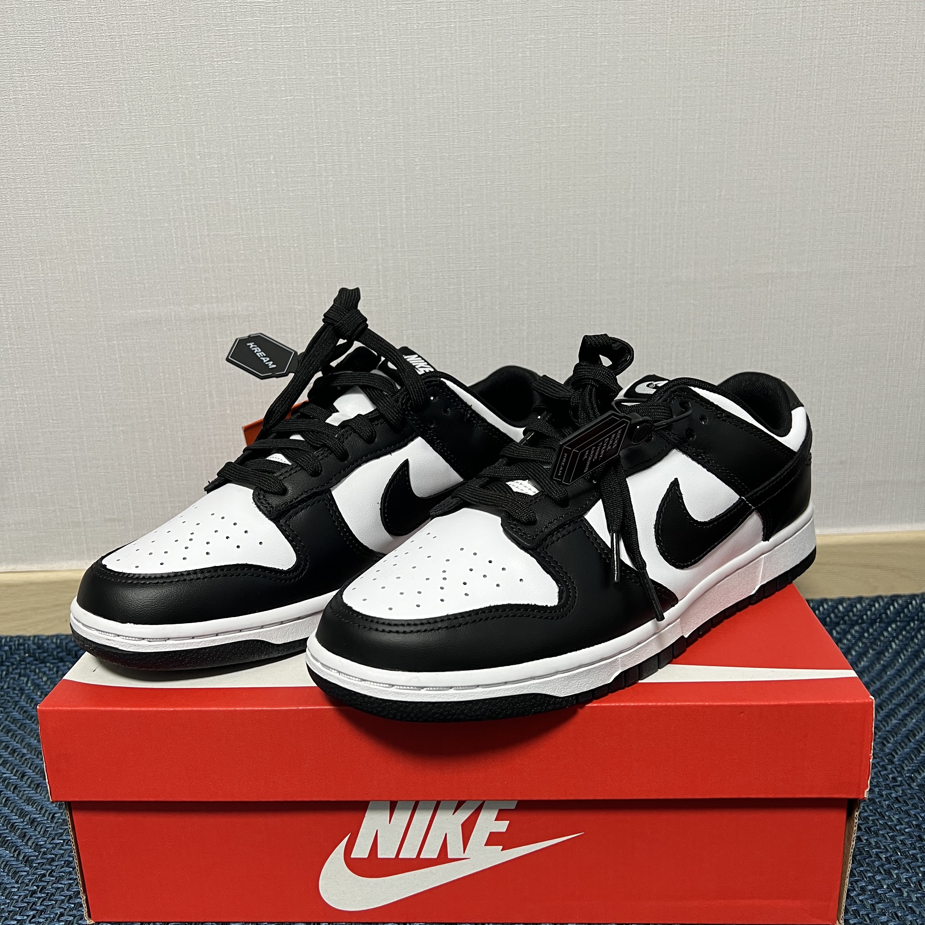 Nike Dunk Low Retro Black 착용 스타일 - 1