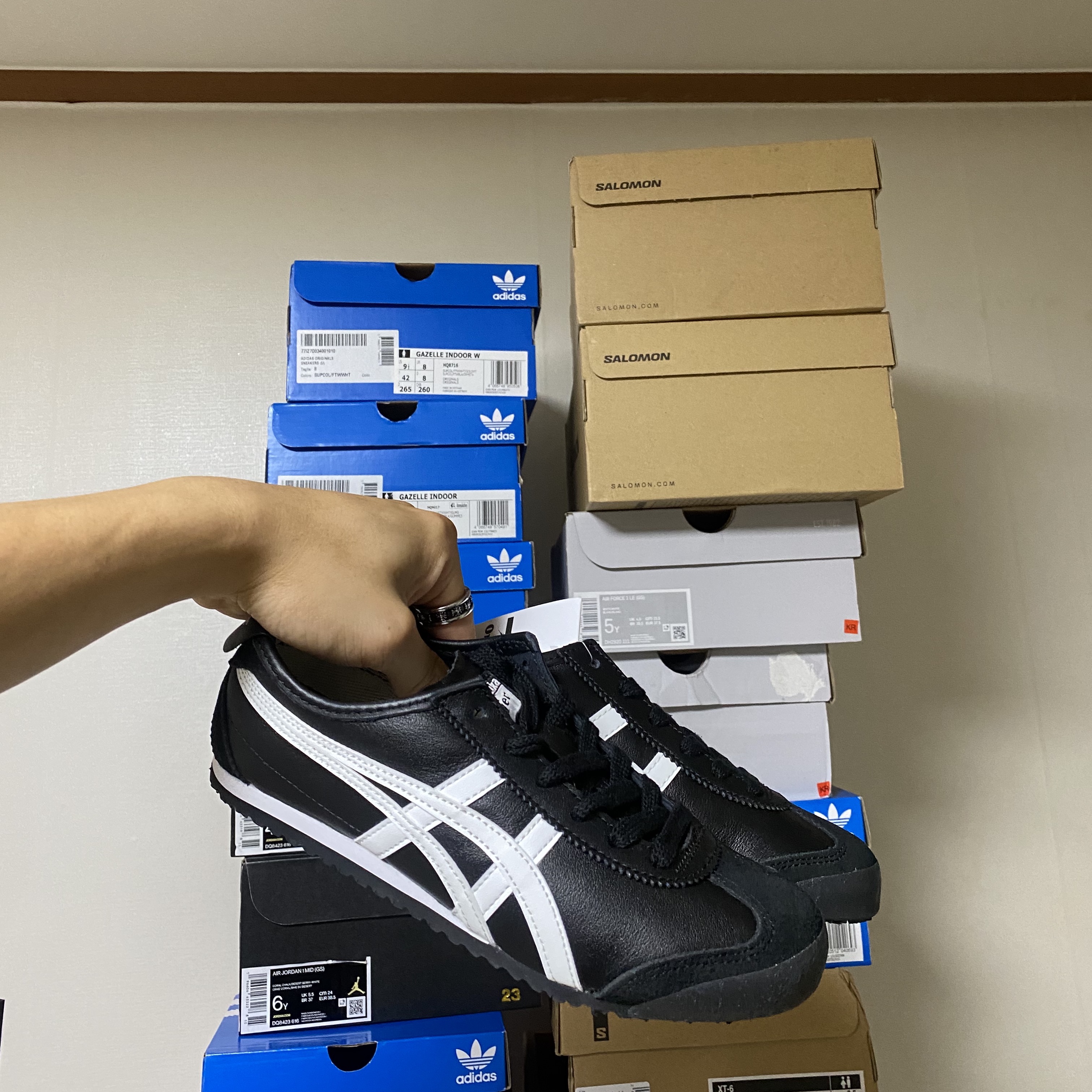 Onitsuka Tiger Mexico 66 Black White 착용 스타일