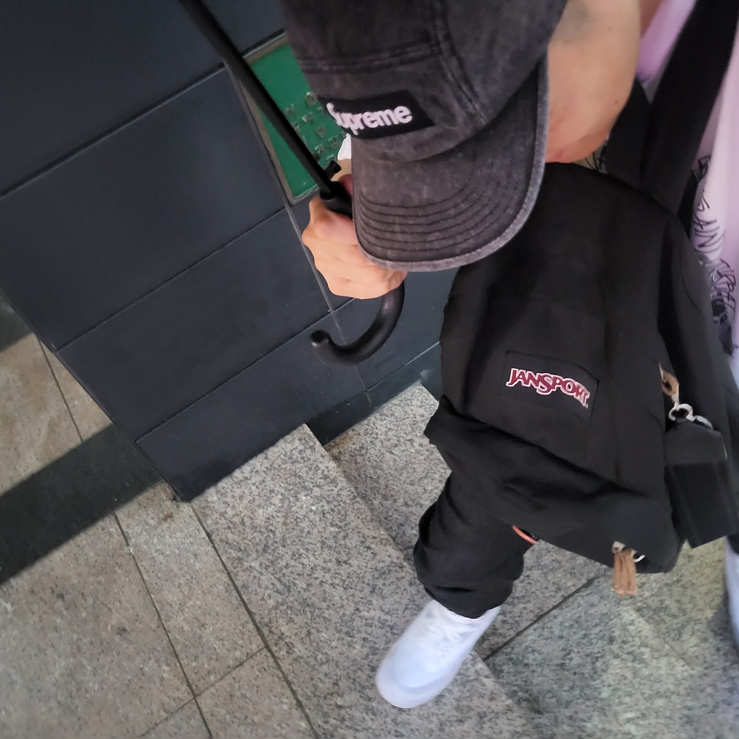Supreme Denim Camp Cap Washed Black - 22FW, Jordan 3 Retro Cardinal Red 착용 스타일