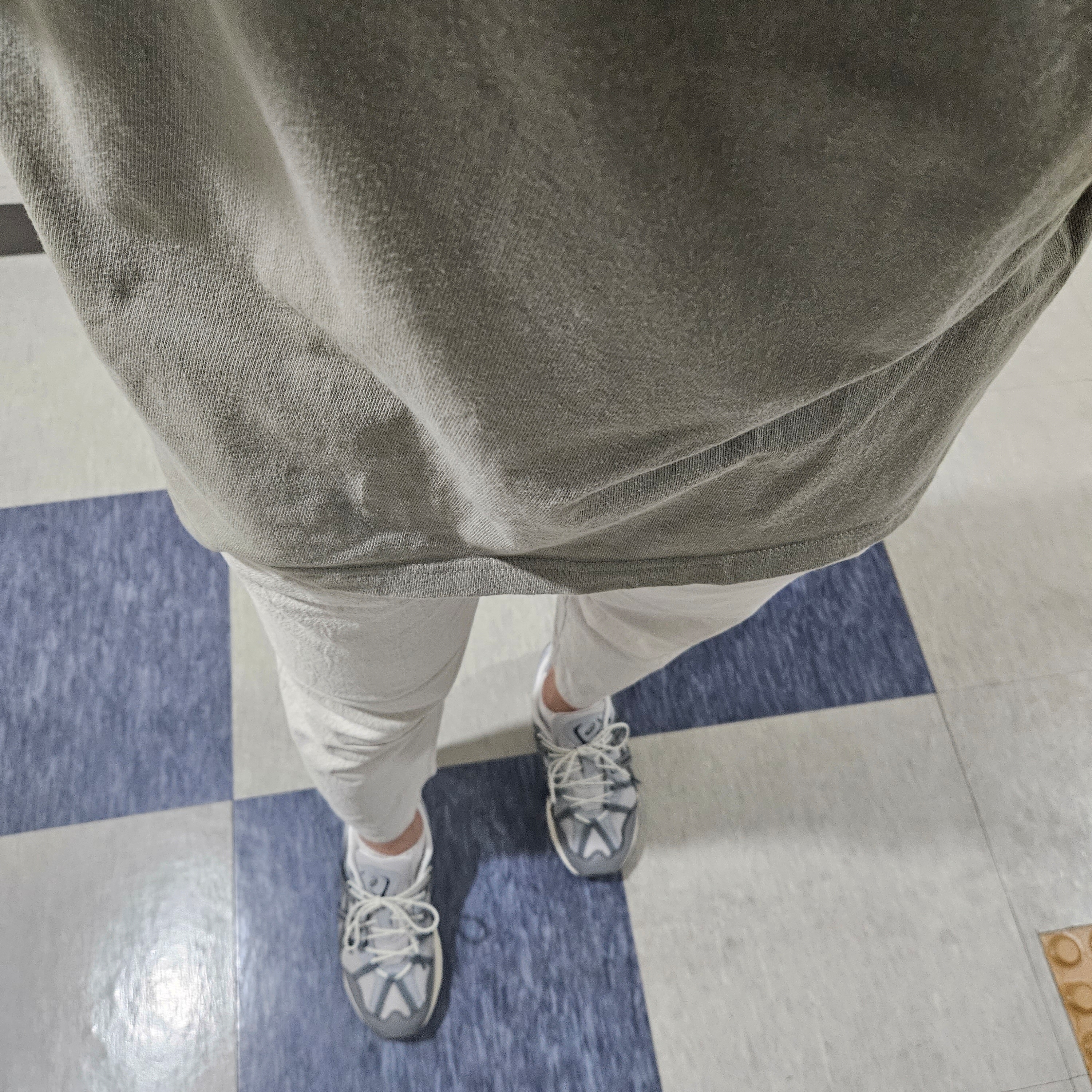 Asics Gel-Sonoma 15-50 Oyster Grey Clay Grey 착용 스타일 - 3