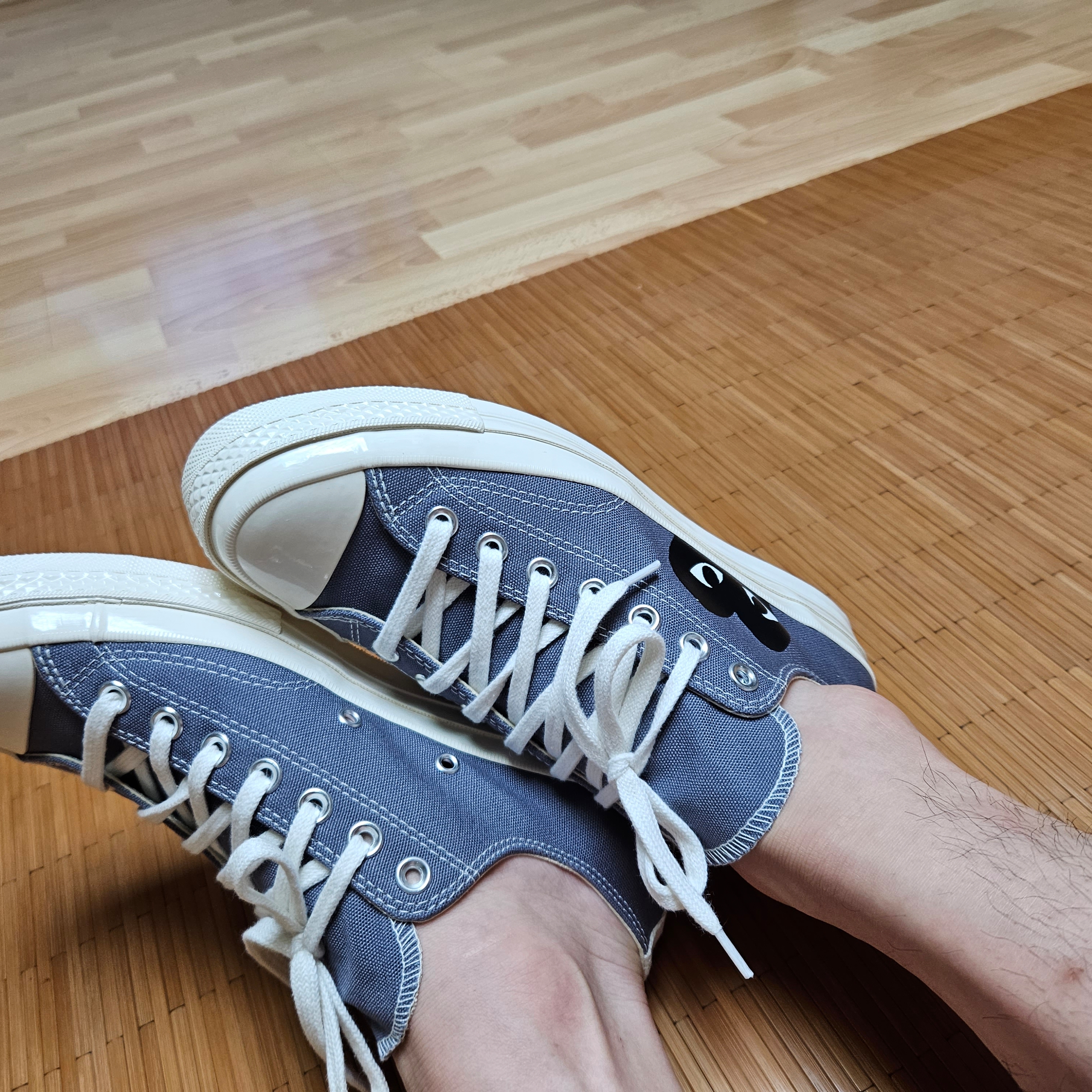 Converse x Play Comme des Garcons Chuck 70 Ox Steel Gray 착용 스타일