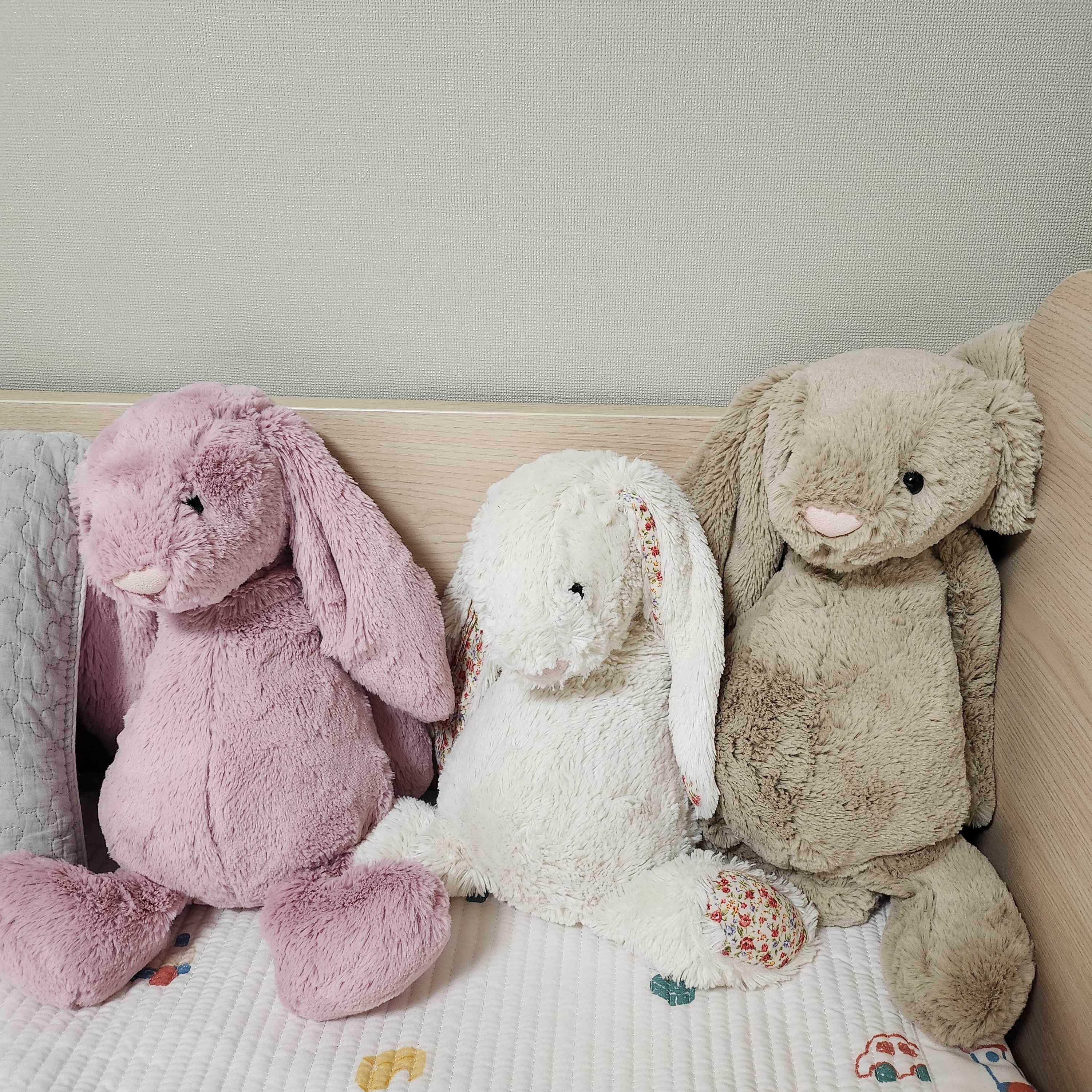 Jellycat Bashful Bunny Large Beige 착용 스타일