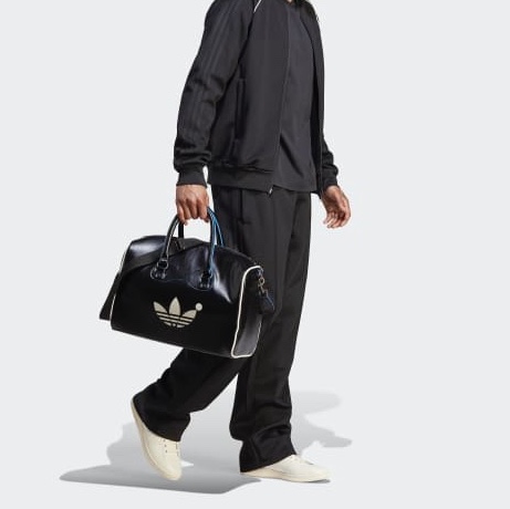 Adidas Blue Version Duffle Bag Black 착용 스타일 - 1