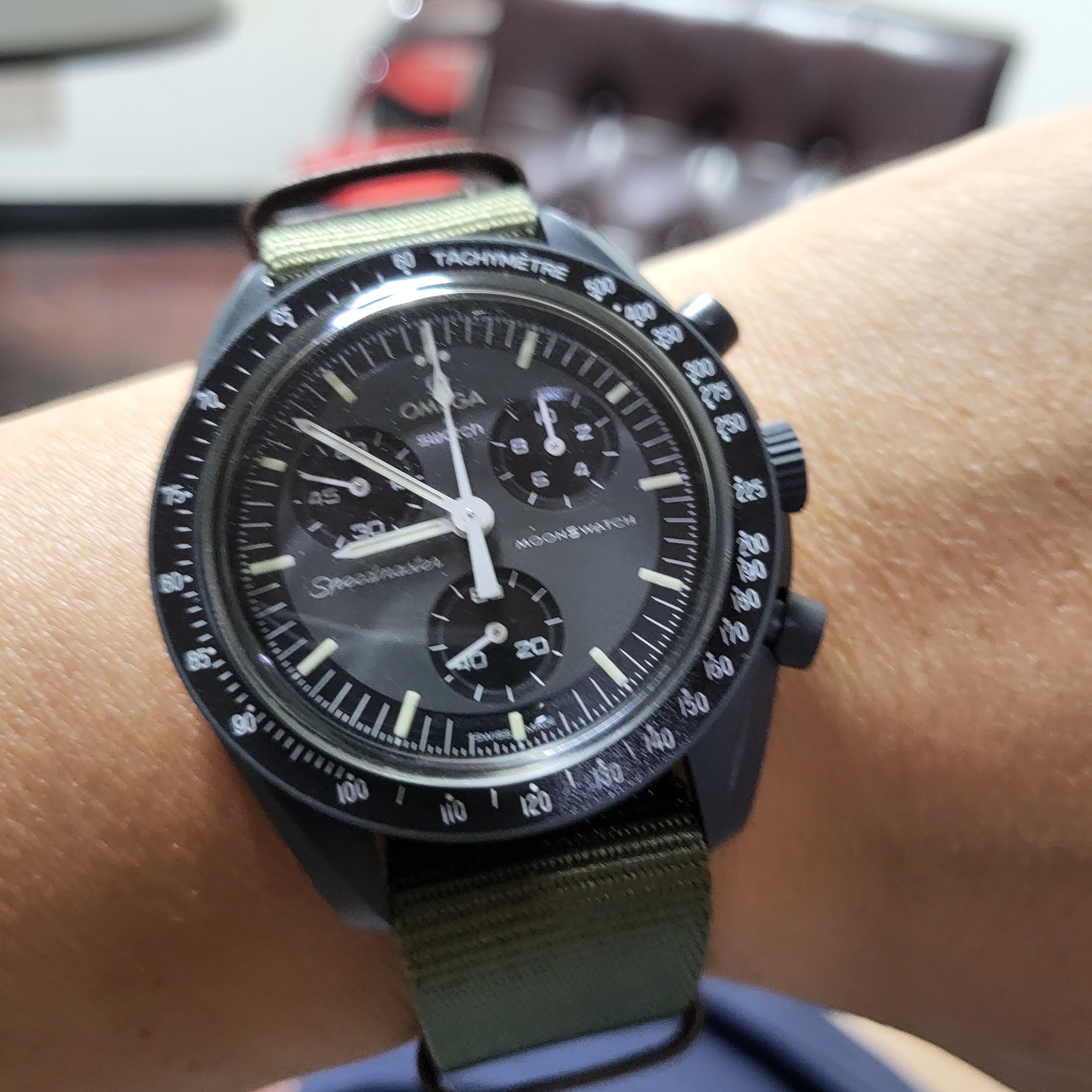 Swatch x Omega Bioceramic MoonSwatch Mission To Mercury 착용 스타일