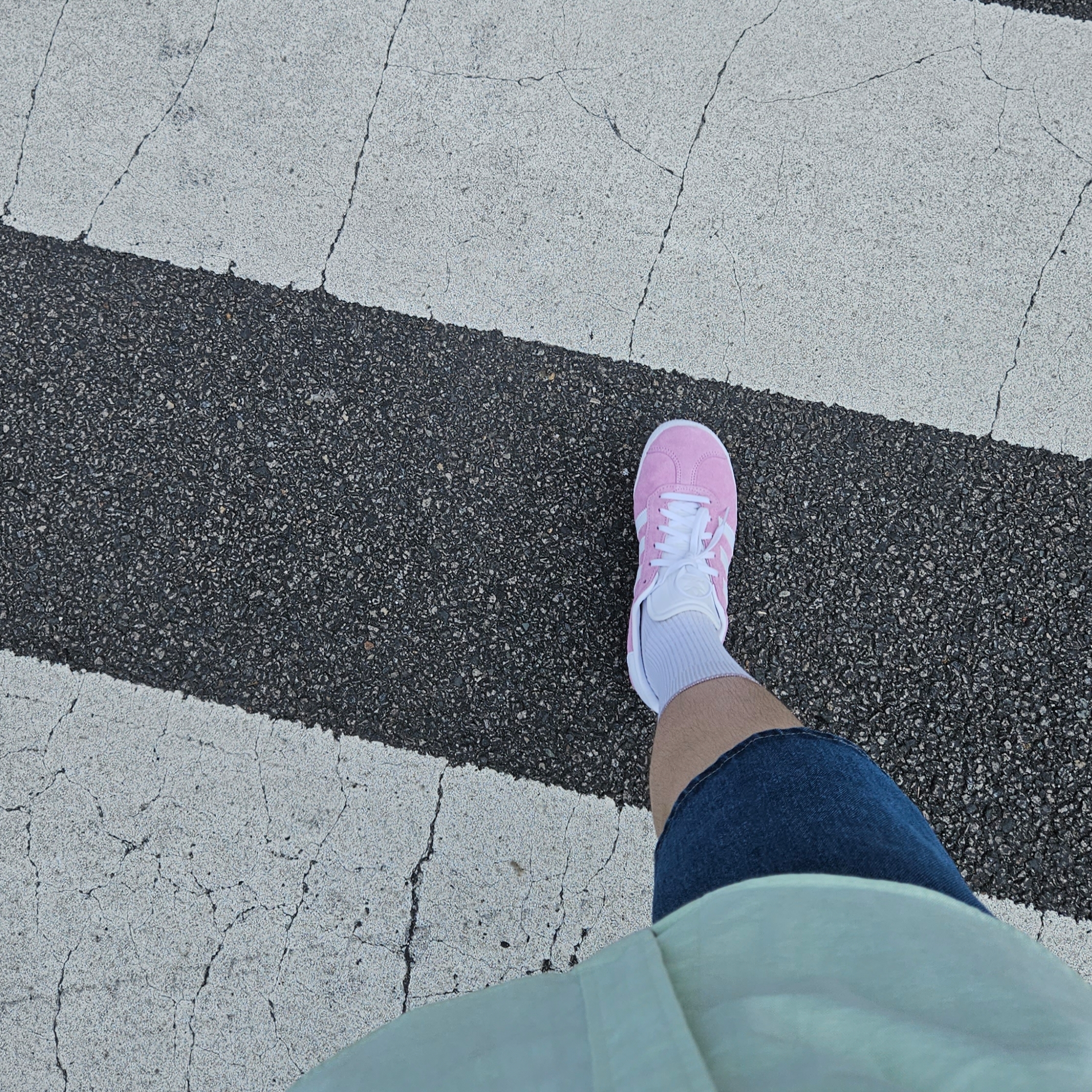 (J) Adidas Gazelle Bliss Lilac 착용 스타일 - 3
