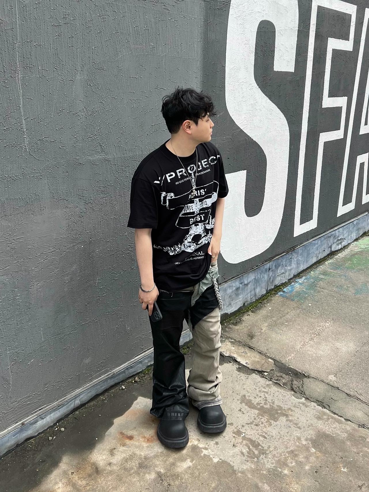 Y/Project Paris Best T-Shirt Black - 23SS, Balenciaga Steroid Derby Black 착용 스타일