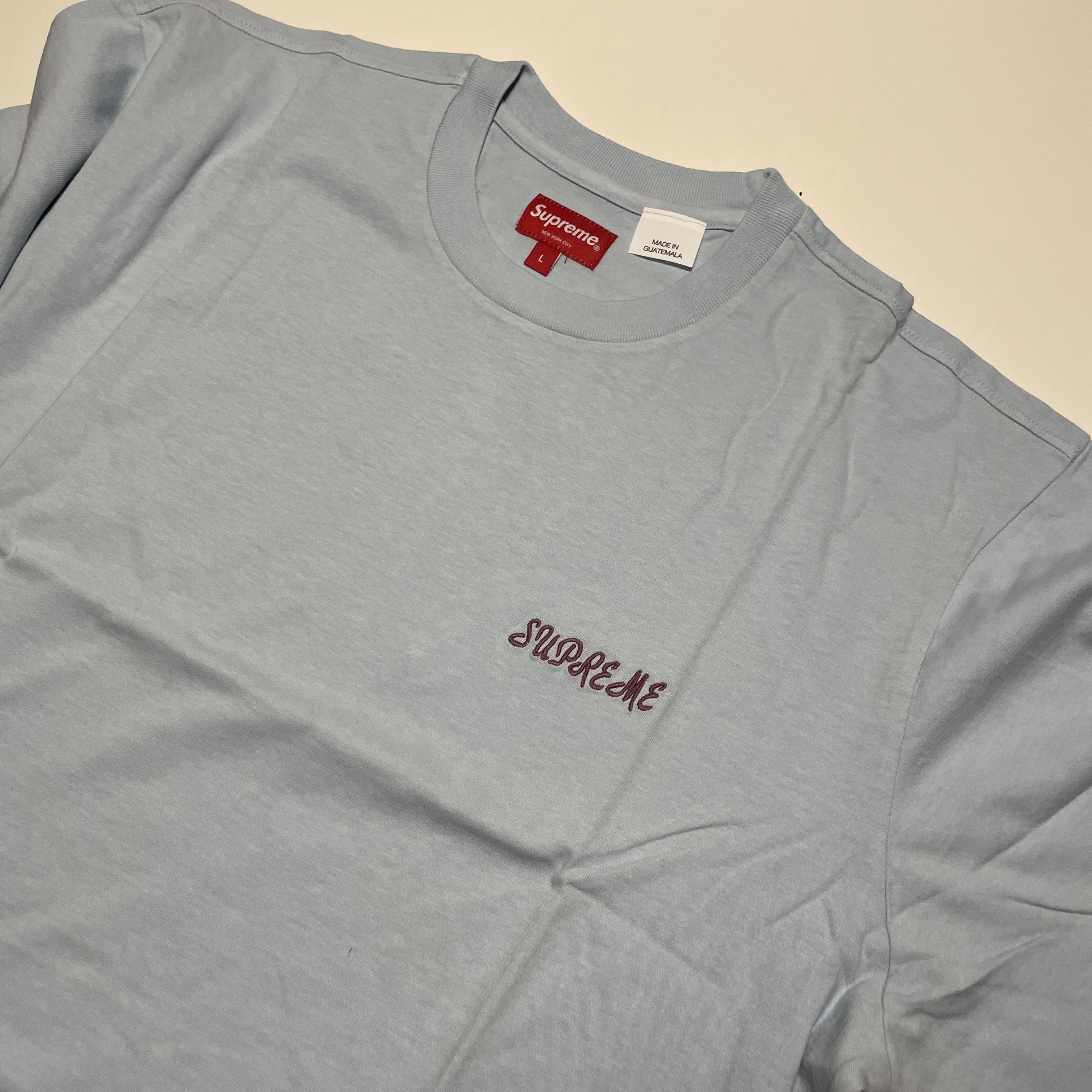 Supreme Washed Script S/S Top Light Blue - 23SS, Supreme Pigment Canvas S Logo 6-Panel Olive - 23SS 착용 스타일 - 3