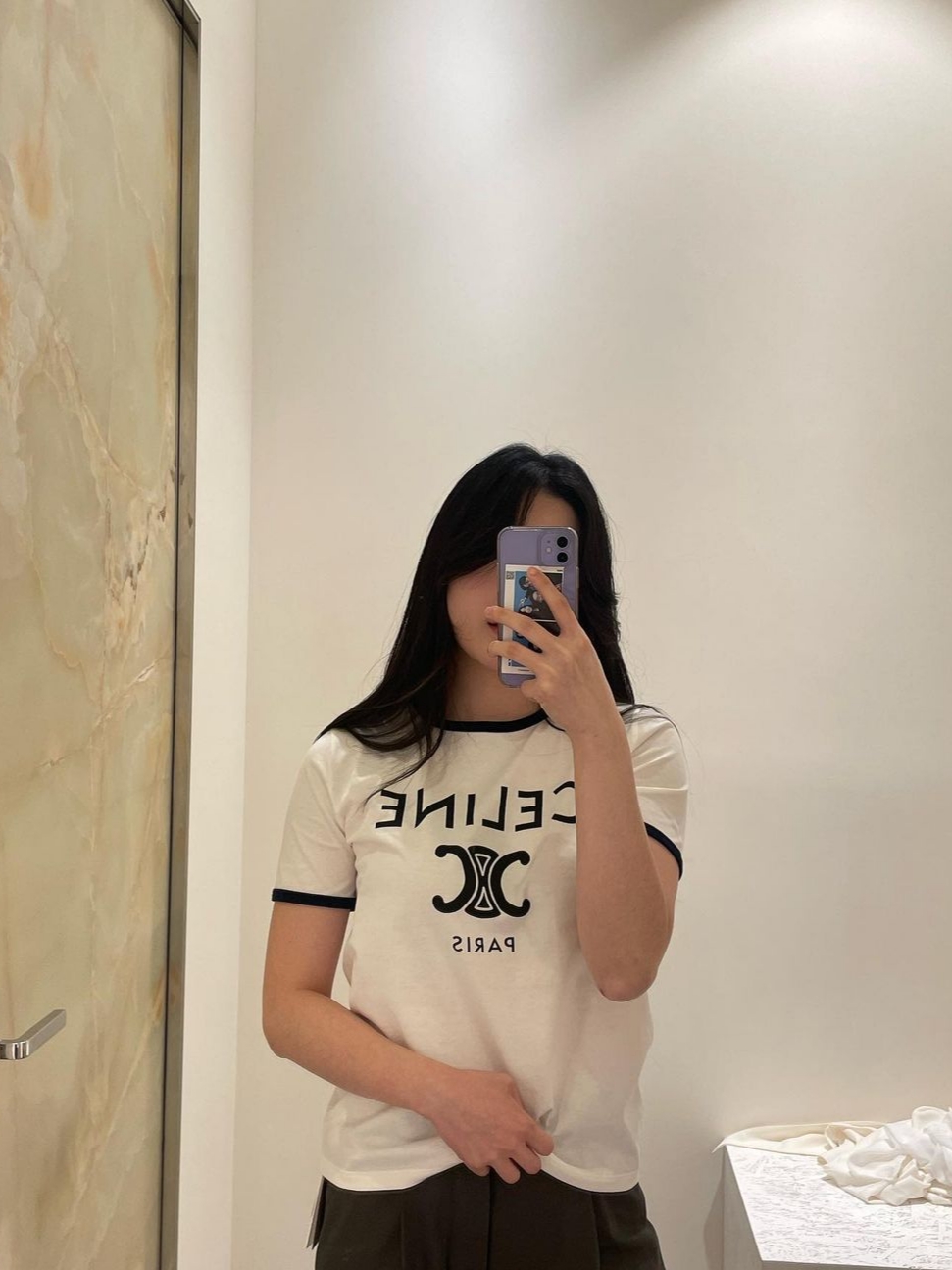 (W) Celine Paris T-Shirt in Cotton Jersey Off White Navy Black 착용 스타일