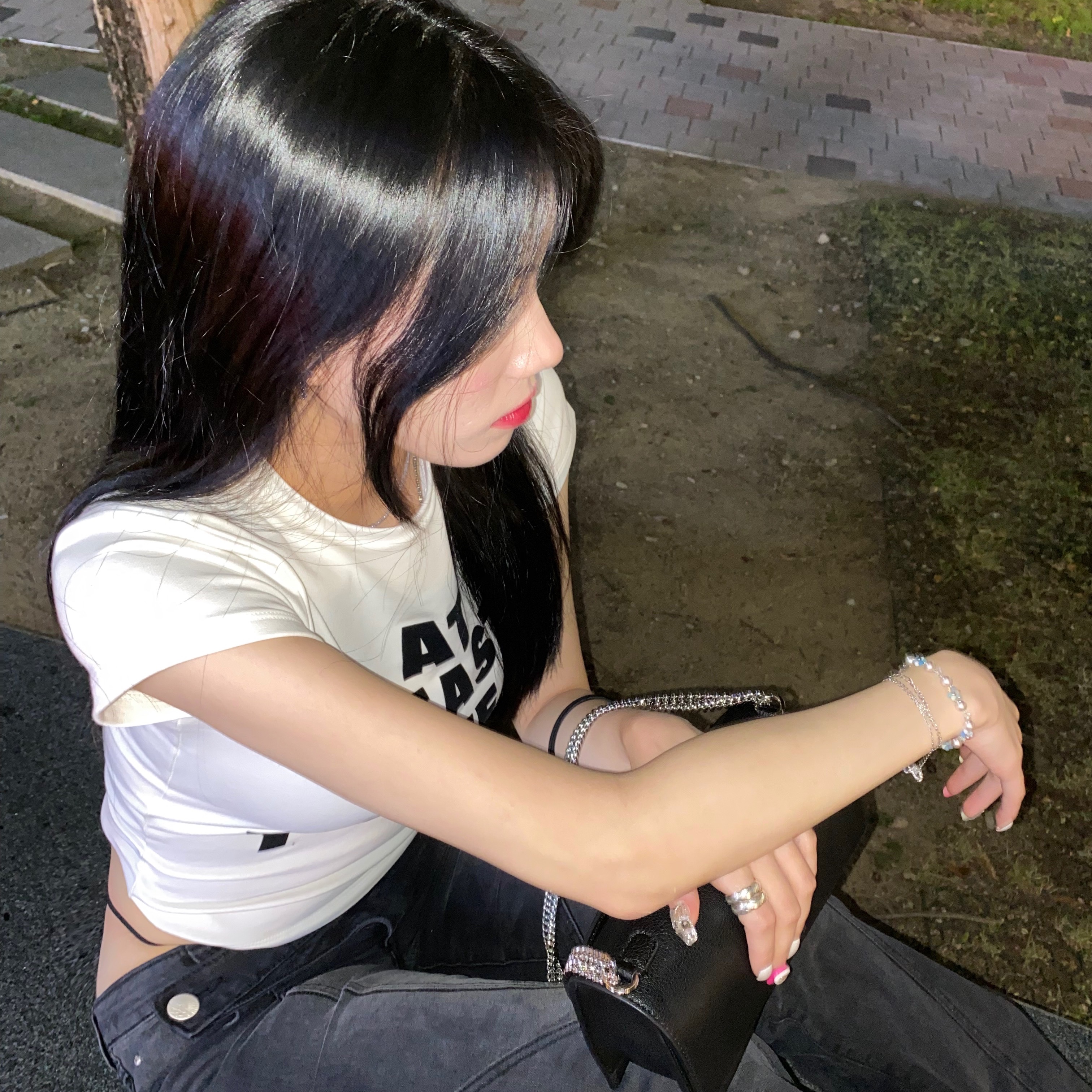 (W) Youhee Lettering T-Shirt White 착용 스타일 - 4