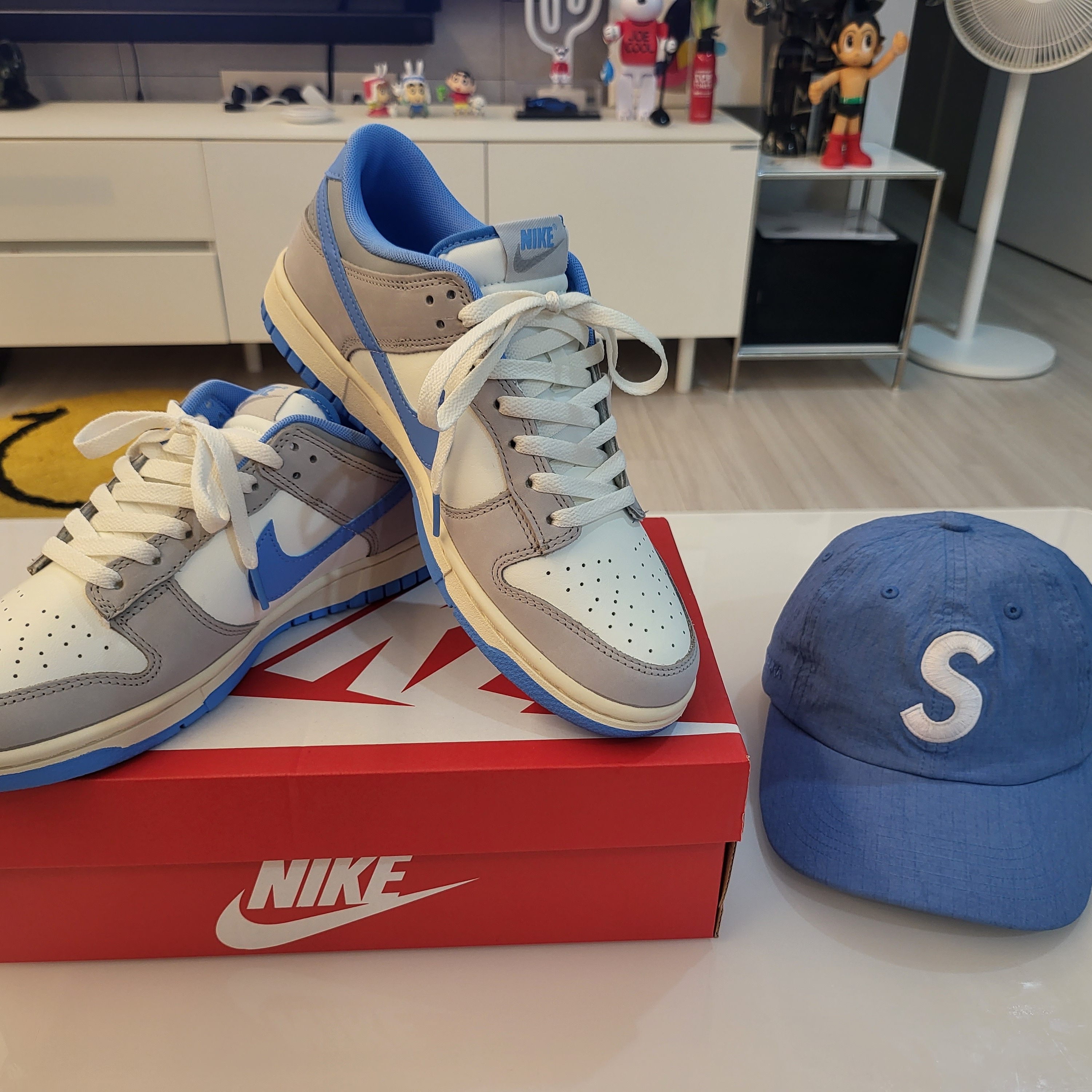 Nike Dunk Low Sail University Blue, Supreme Cordura Ripstop S Logo 6-Panel Royal - 23SS 착용 스타일 - 1