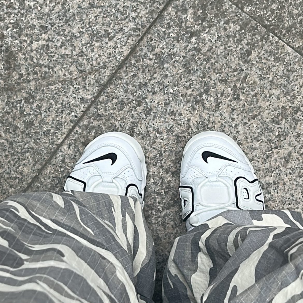(W) Nike Air More Uptempo Summit White 착용 스타일