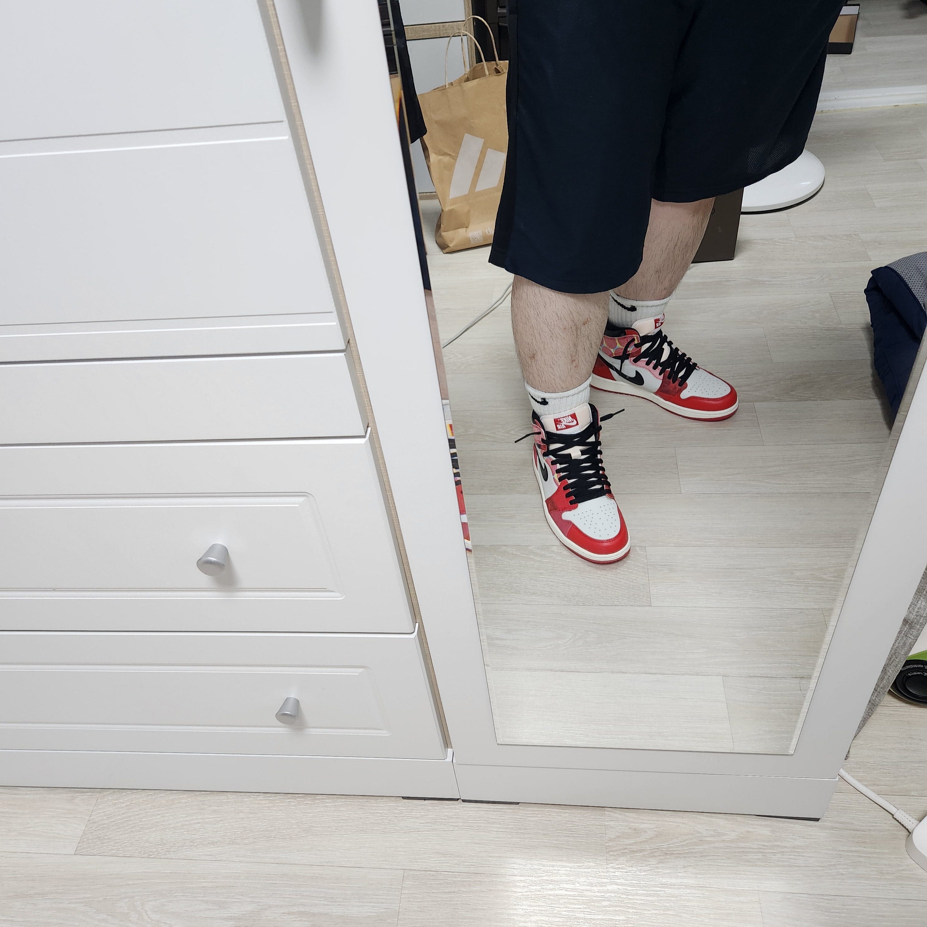 Jordan 1 Retro High Spider-Man Next Chapter 착용 스타일 - 1