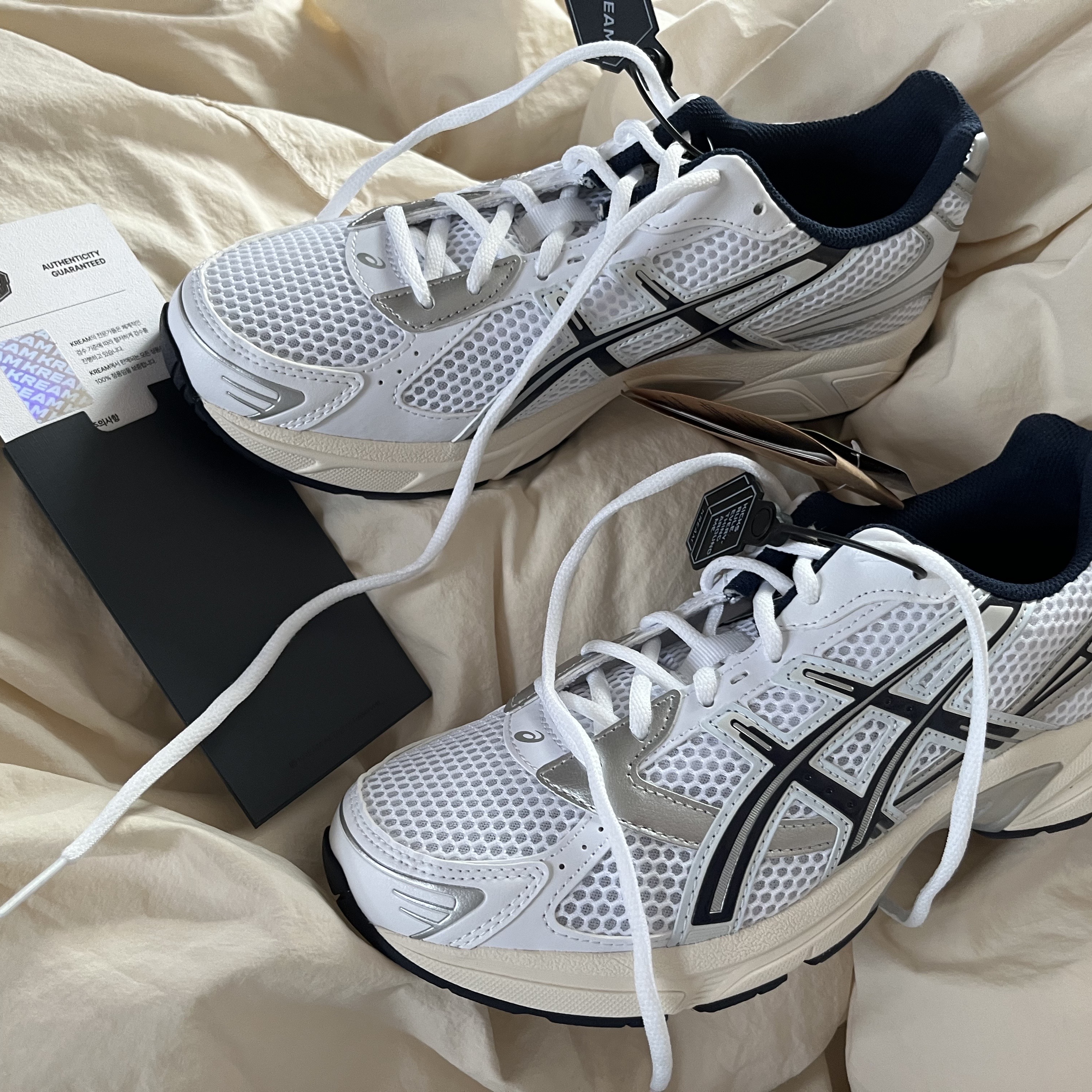 (W) Asics Gel-1130 White Midnight 착용 스타일