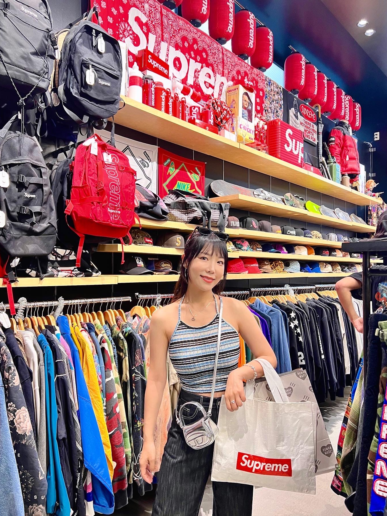 Diesel 1DR Mini Bag in Mirrored Leather Silver, (W) Adidas Gazelle Bold Core Black Cloud White 착용 스타일 - 1