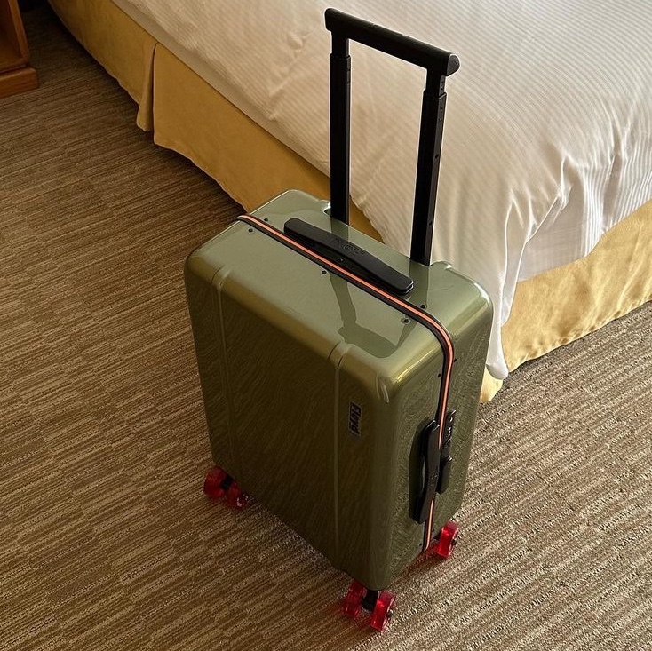 Floyd Cabin Vegas Green 착용 스타일