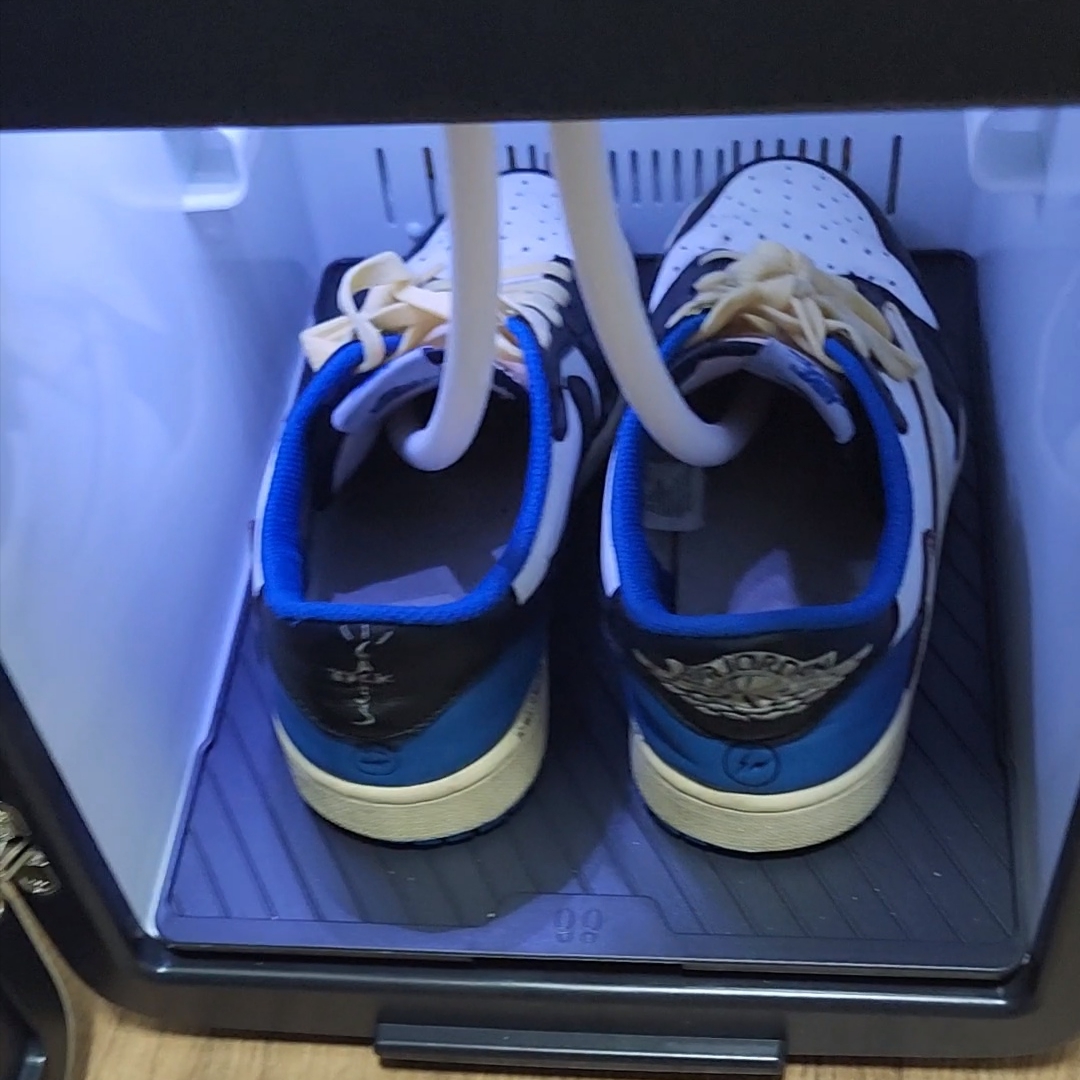 Jordan 1 x Travis Scott x Fragment Retro Low OG SP Military Blue 착용 스타일 - 2