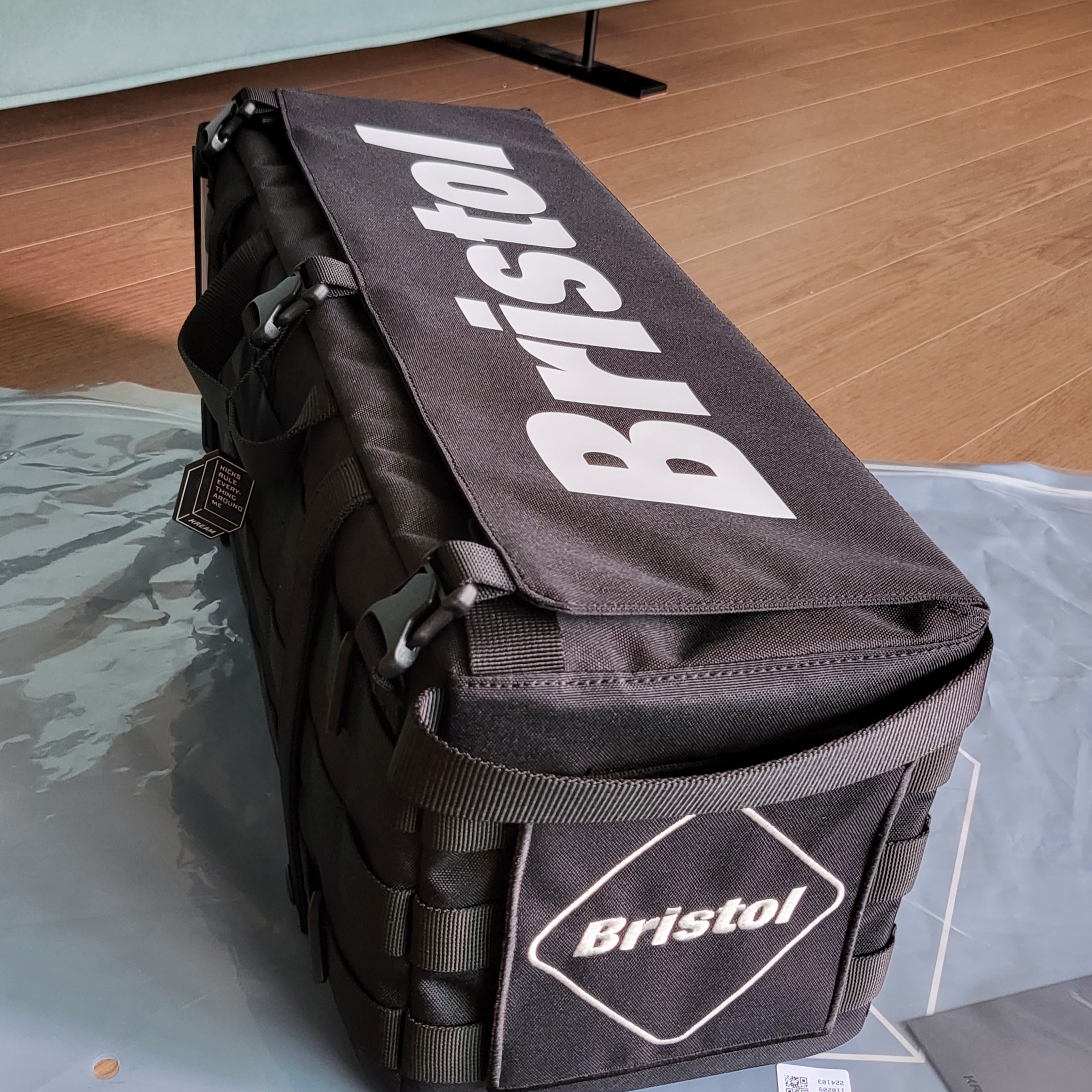 Helinox x FC Real Bristol Tactical Table Side Storage M Black 착용 스타일 - 1