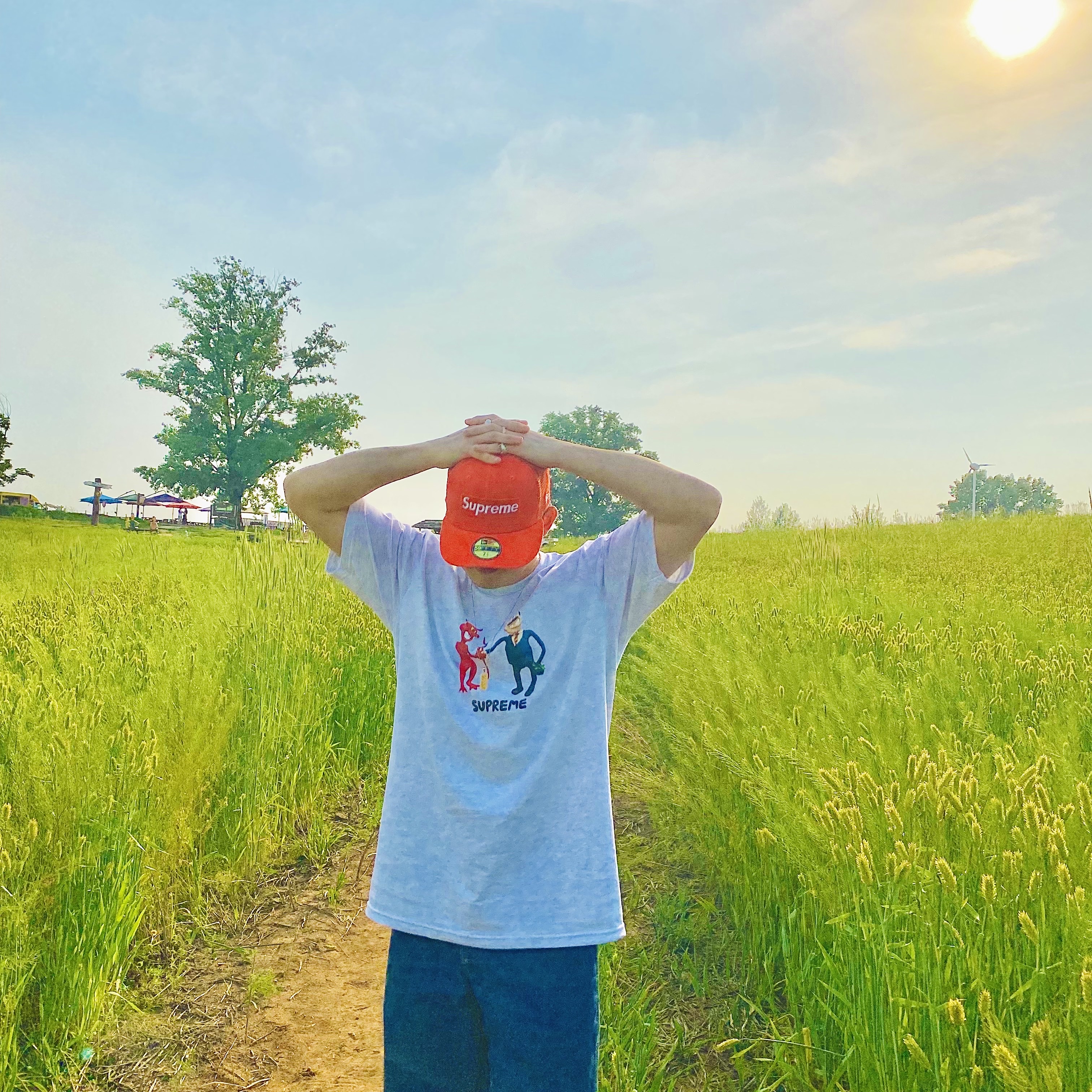 Supreme Box Logo Mesh Back New Era Orange - 23SS, Supreme Business T-Shirt Ash Grey - 23SS 착용 스타일 - 3
