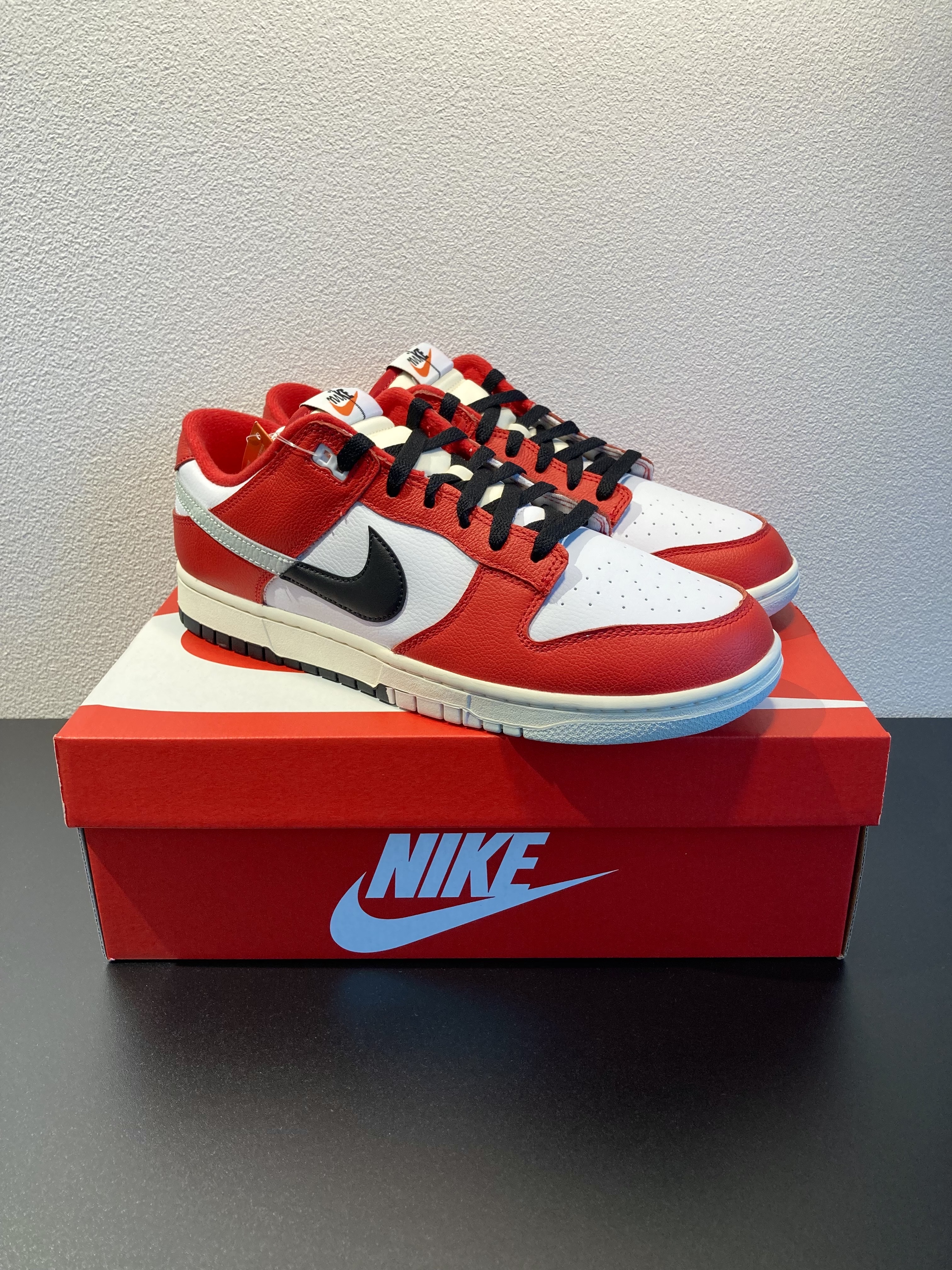 Nike Dunk Low Retro PRM University Red Black 착용 스타일 - 1