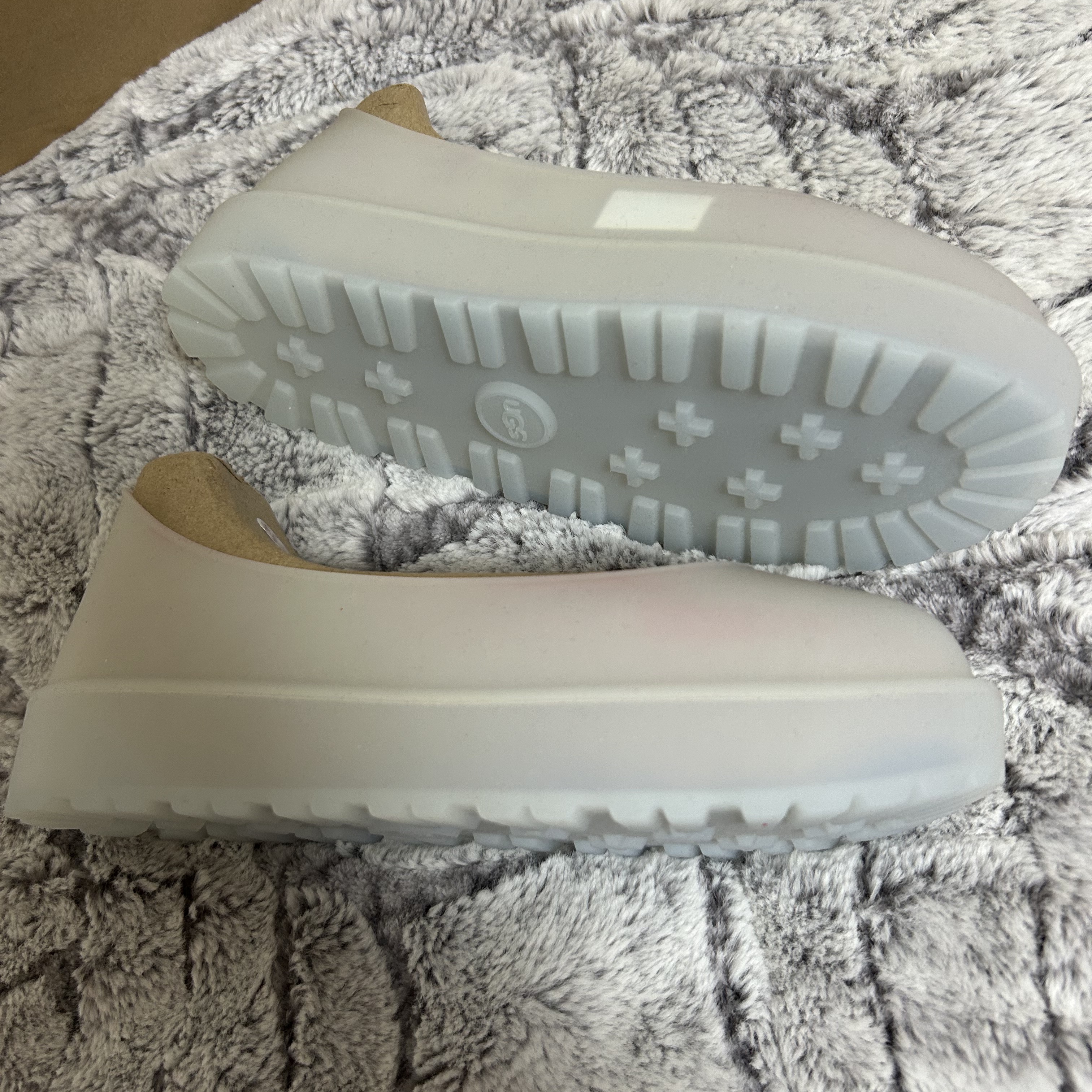 UGG Boots Guard Clear 착용 스타일 - 3