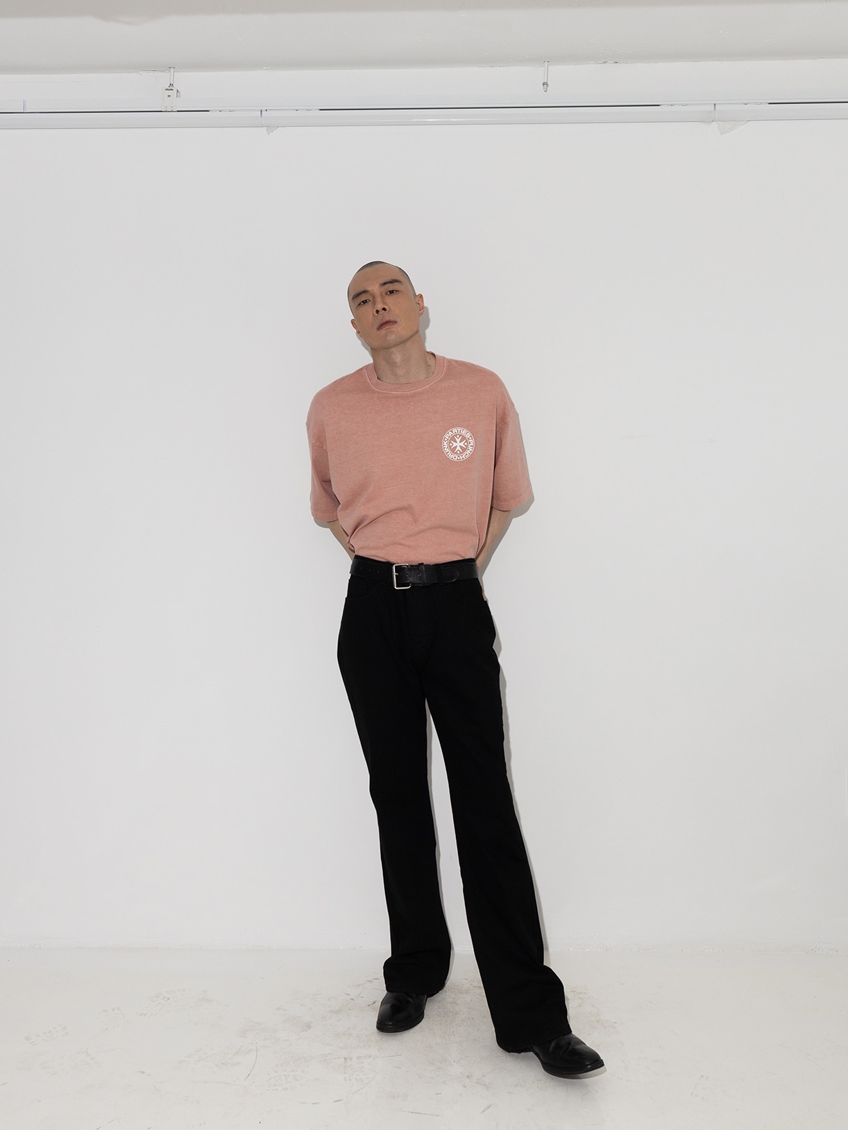 Punch Drunk Parties Circle Logo Garment Dyed Tee Indi Pink 착용 스타일 - 2