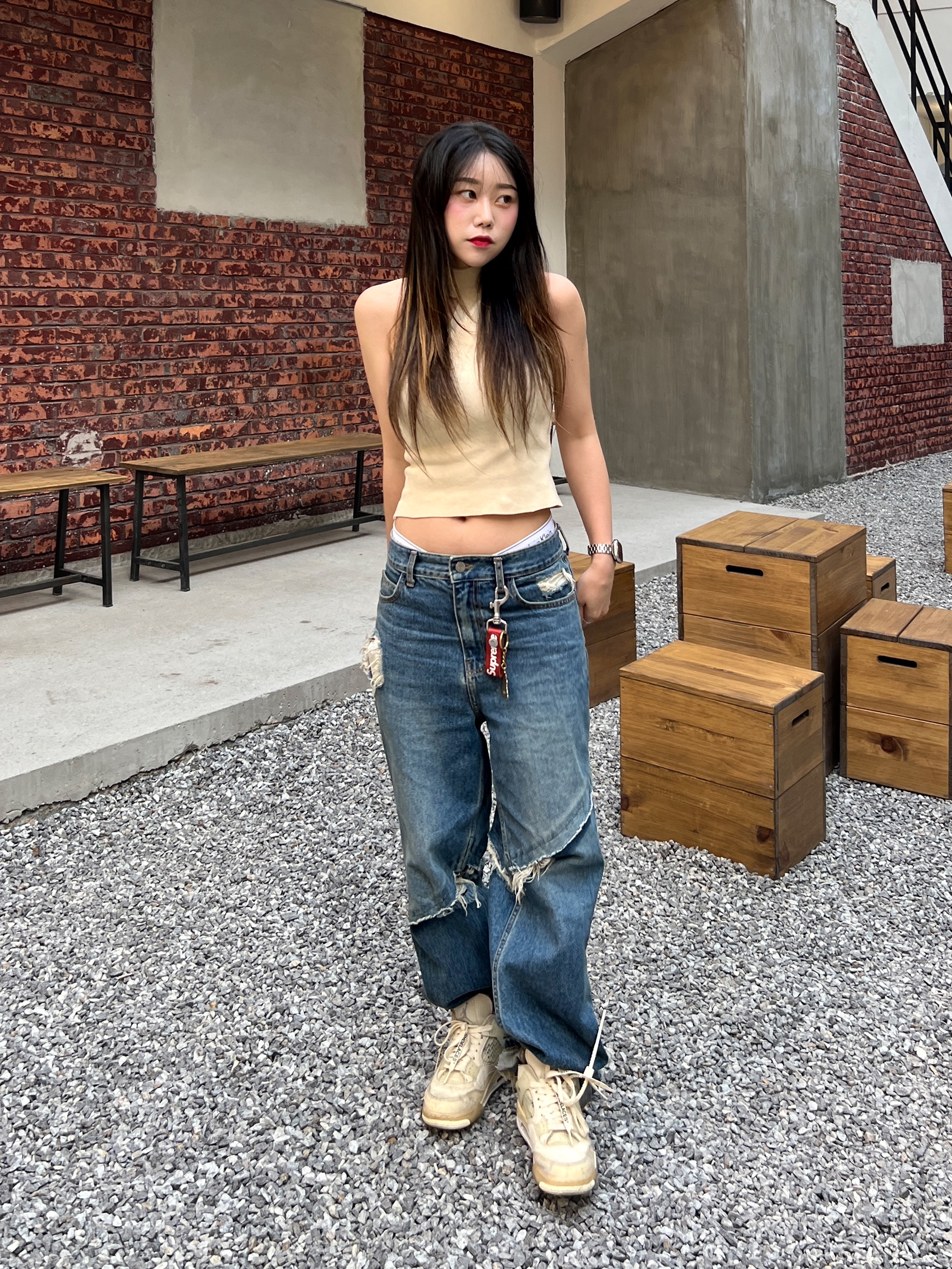 (W) Jordan 4 x Off-White Retro SP Sail, Ader Error Stami Jeans Blue 착용 스타일 - 2