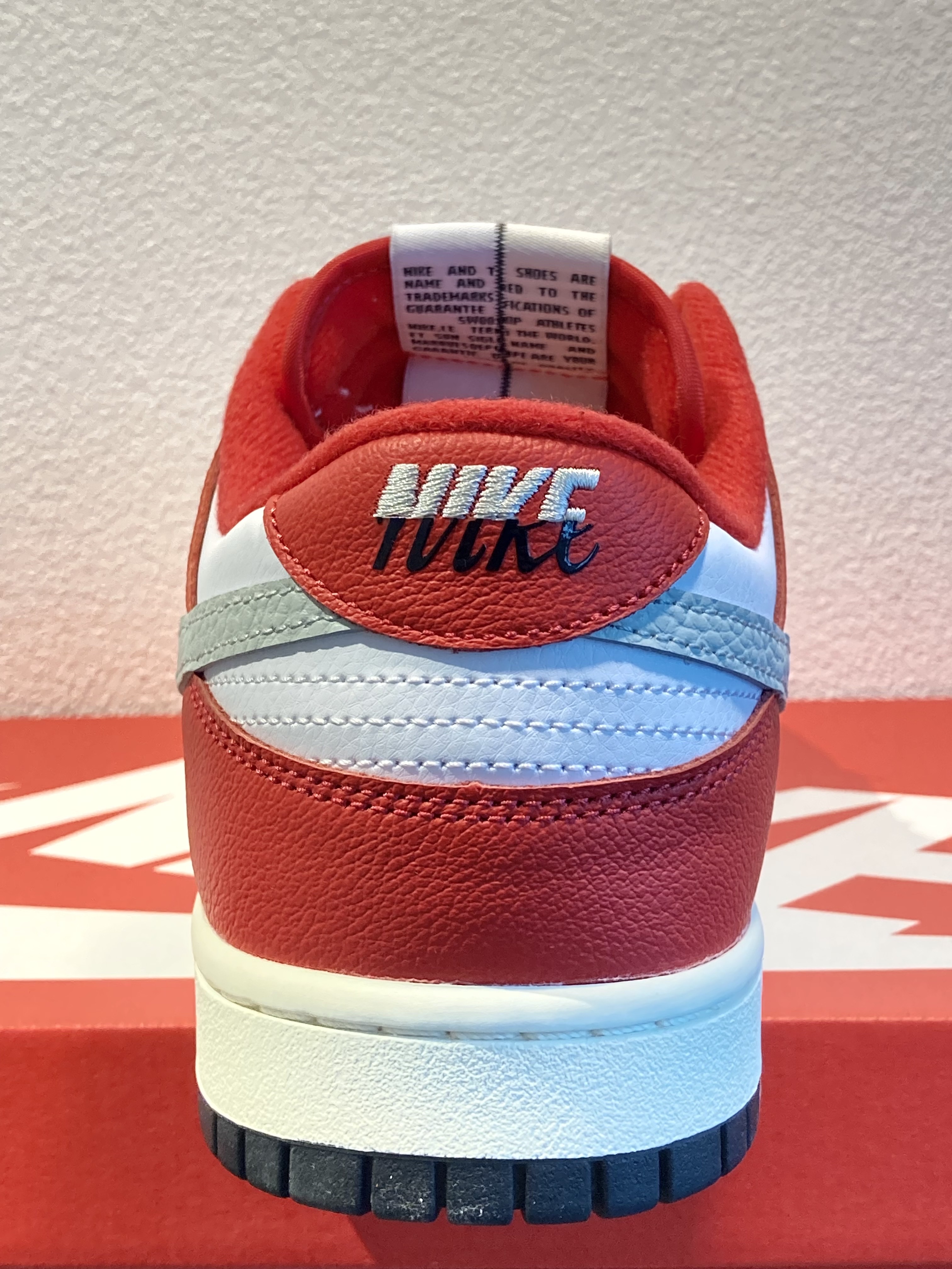 Nike Dunk Low Retro PRM University Red Black 착용 스타일 - 5