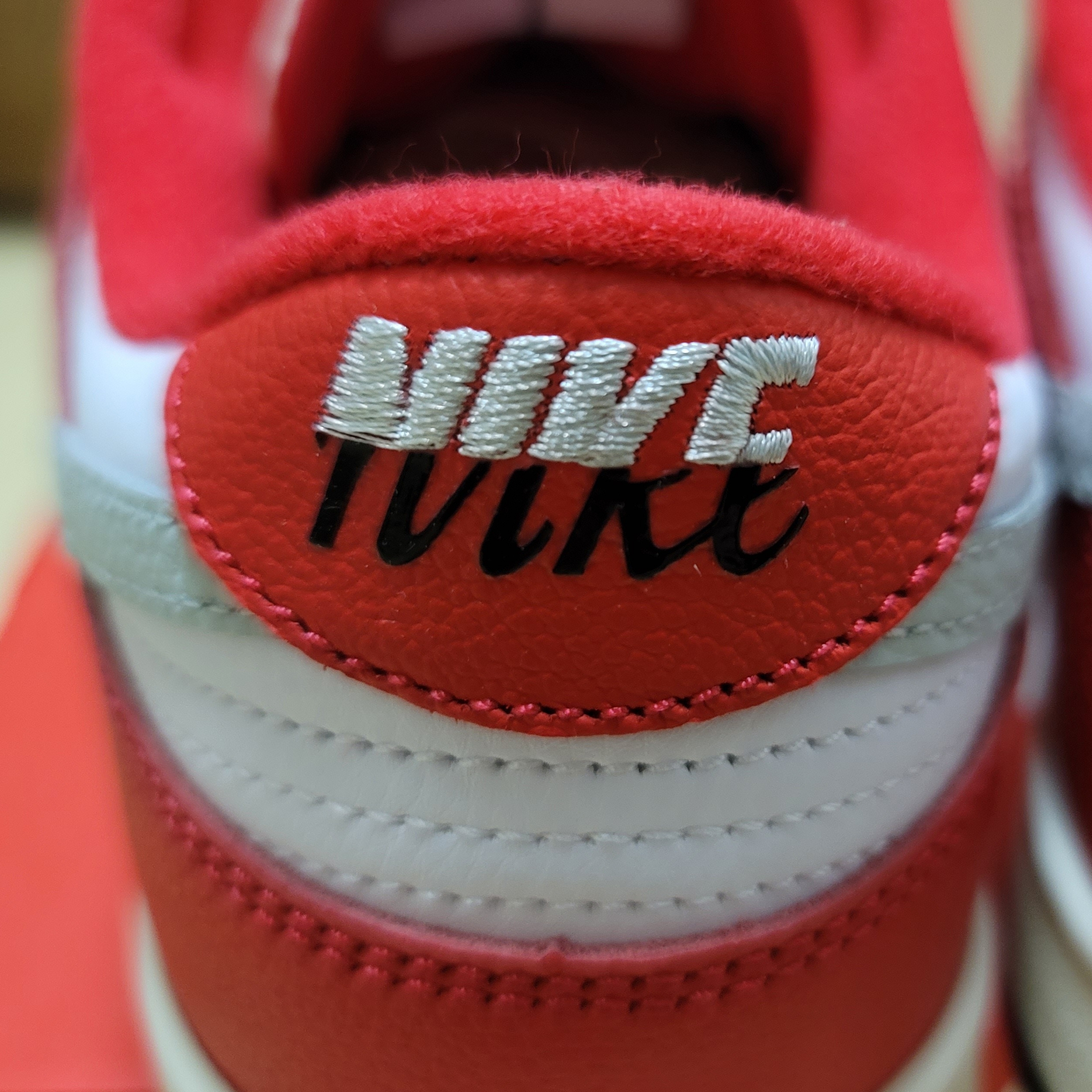 Nike Dunk Low Retro PRM University Red Black 착용 스타일 - 3