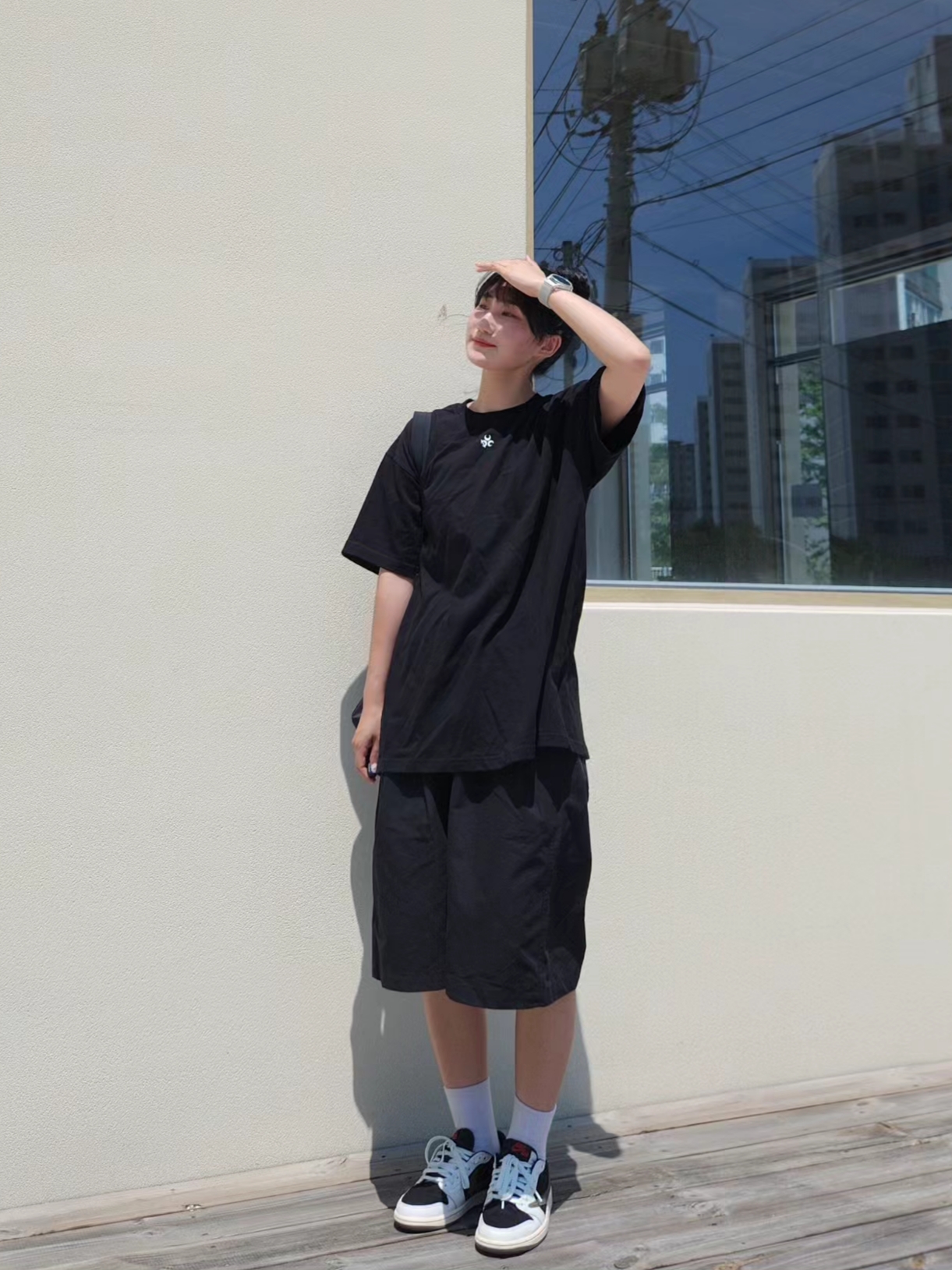 (W) Jordan 1 x Travis Scott Retro Low OG SP Medium Olive, Supreme Mesh Small Backpack Black - 23SS 착용 스타일 - 1