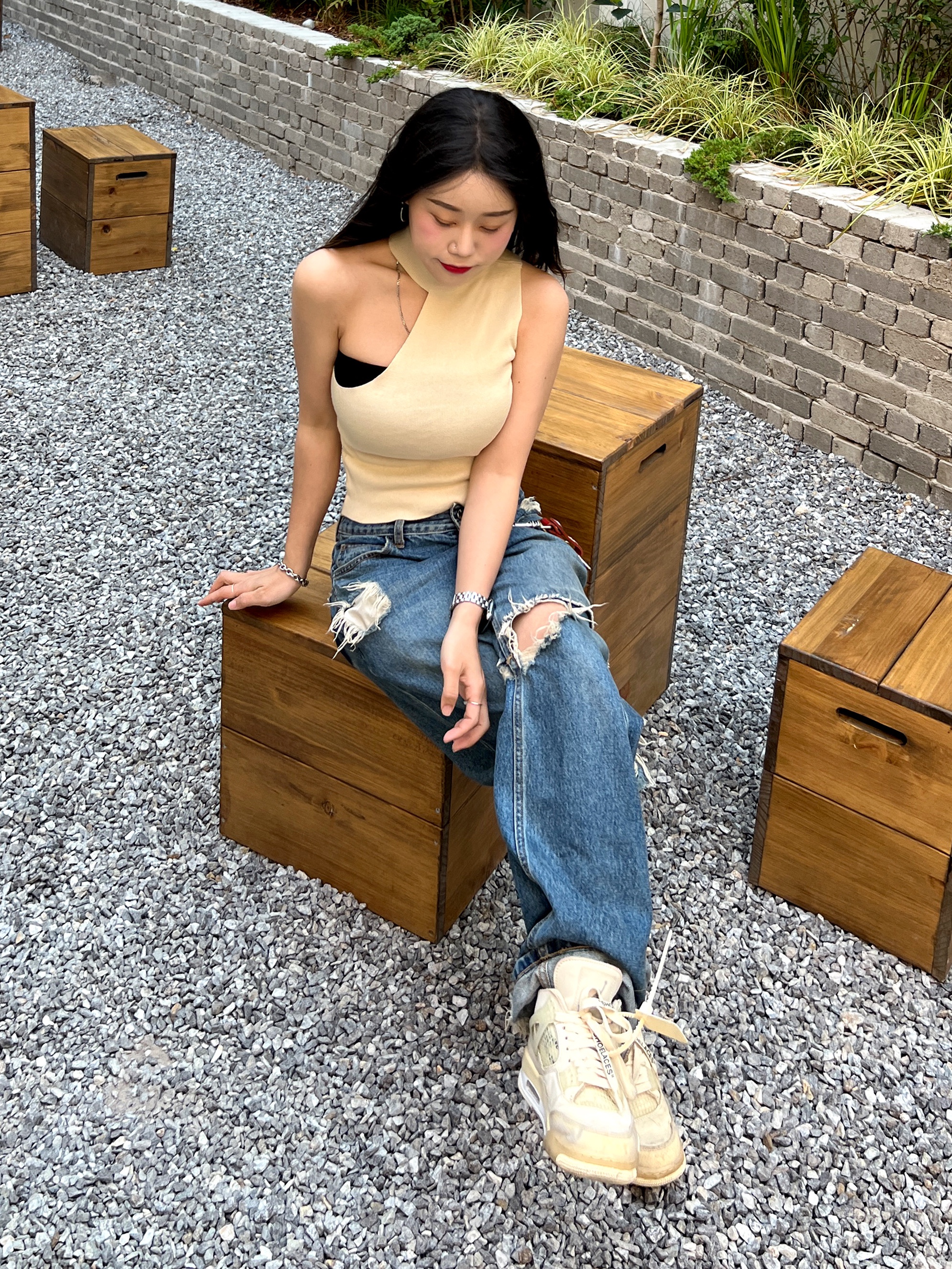 (W) Jordan 4 x Off-White Retro SP Sail, Ader Error Stami Jeans Blue 착용 스타일 - 3