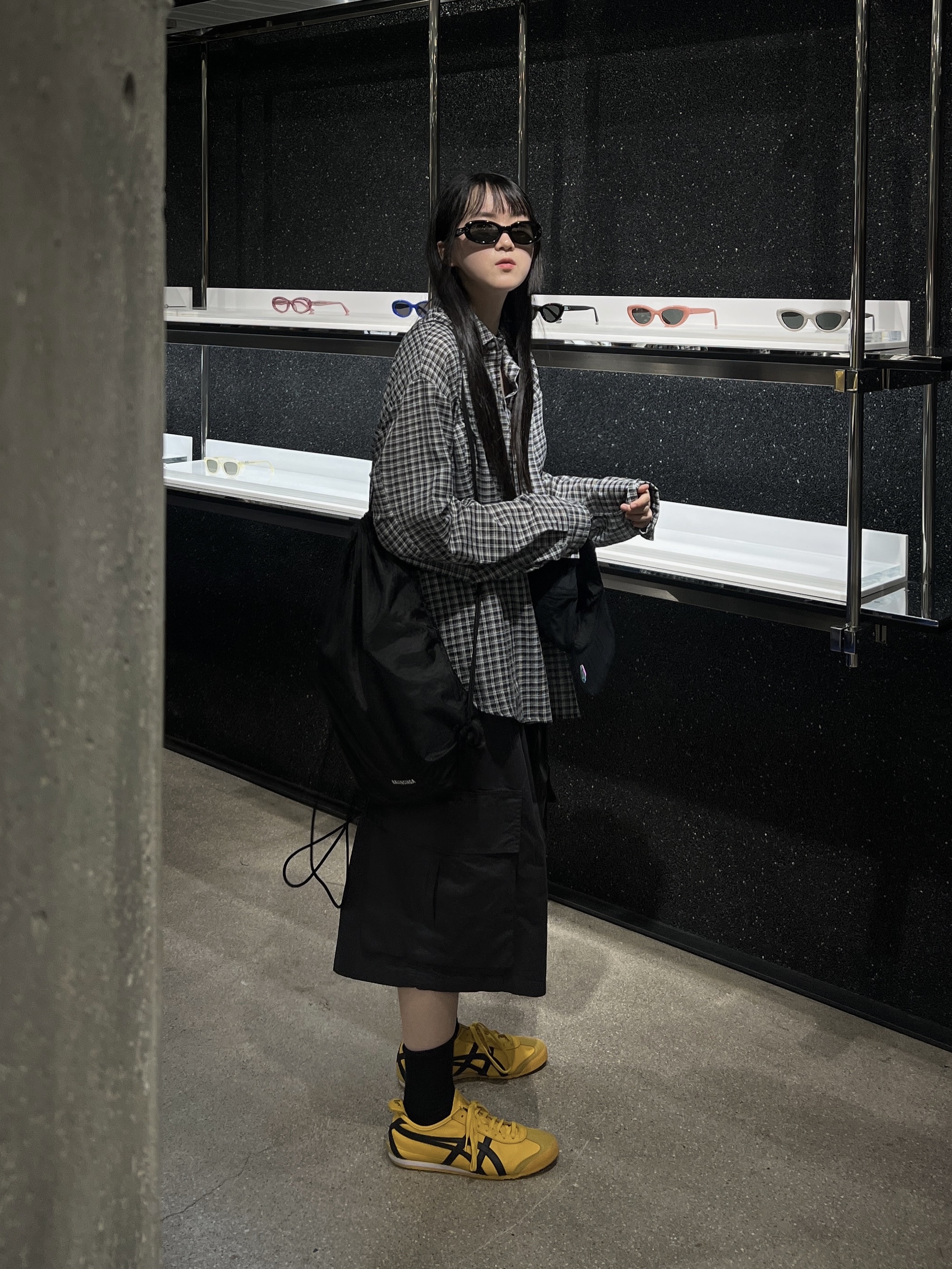 Onitsuka Tiger Mexico 66 Yellow Black 착용 스타일 - 2