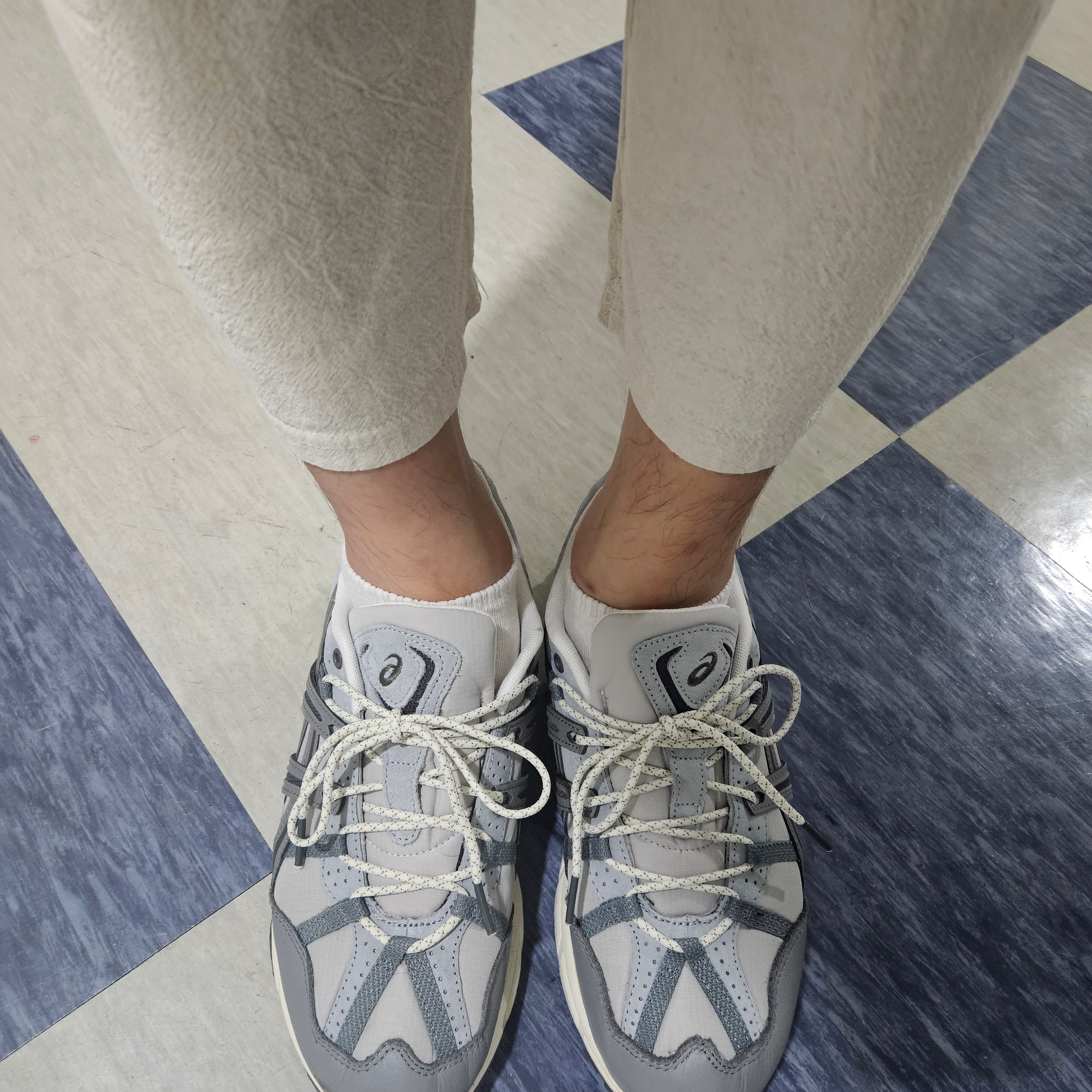 Asics Gel-Sonoma 15-50 Oyster Grey Clay Grey 착용 스타일 - 1