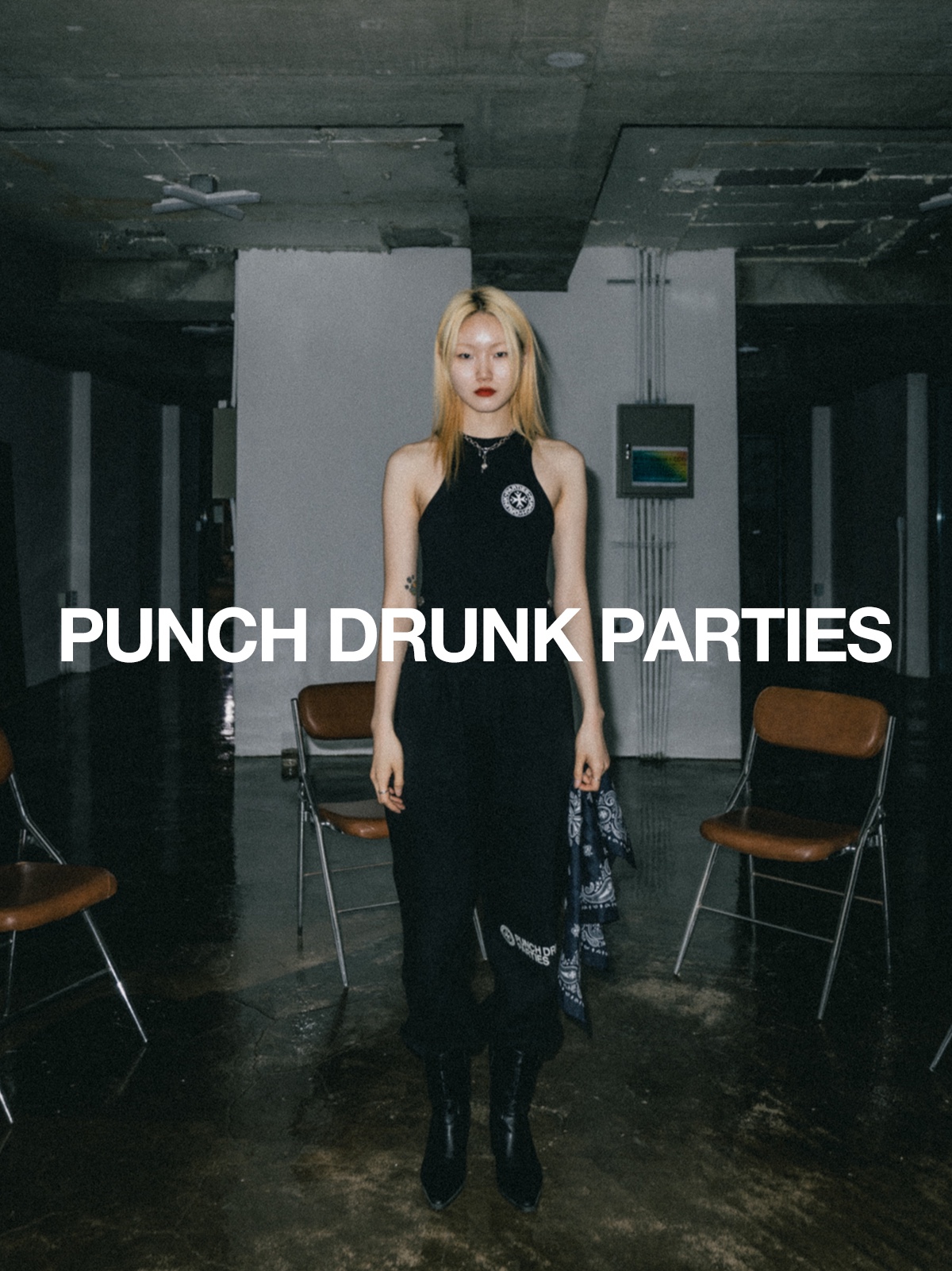 Punch Drunk Parties Mother's Worry Tank Top Black 착용 스타일