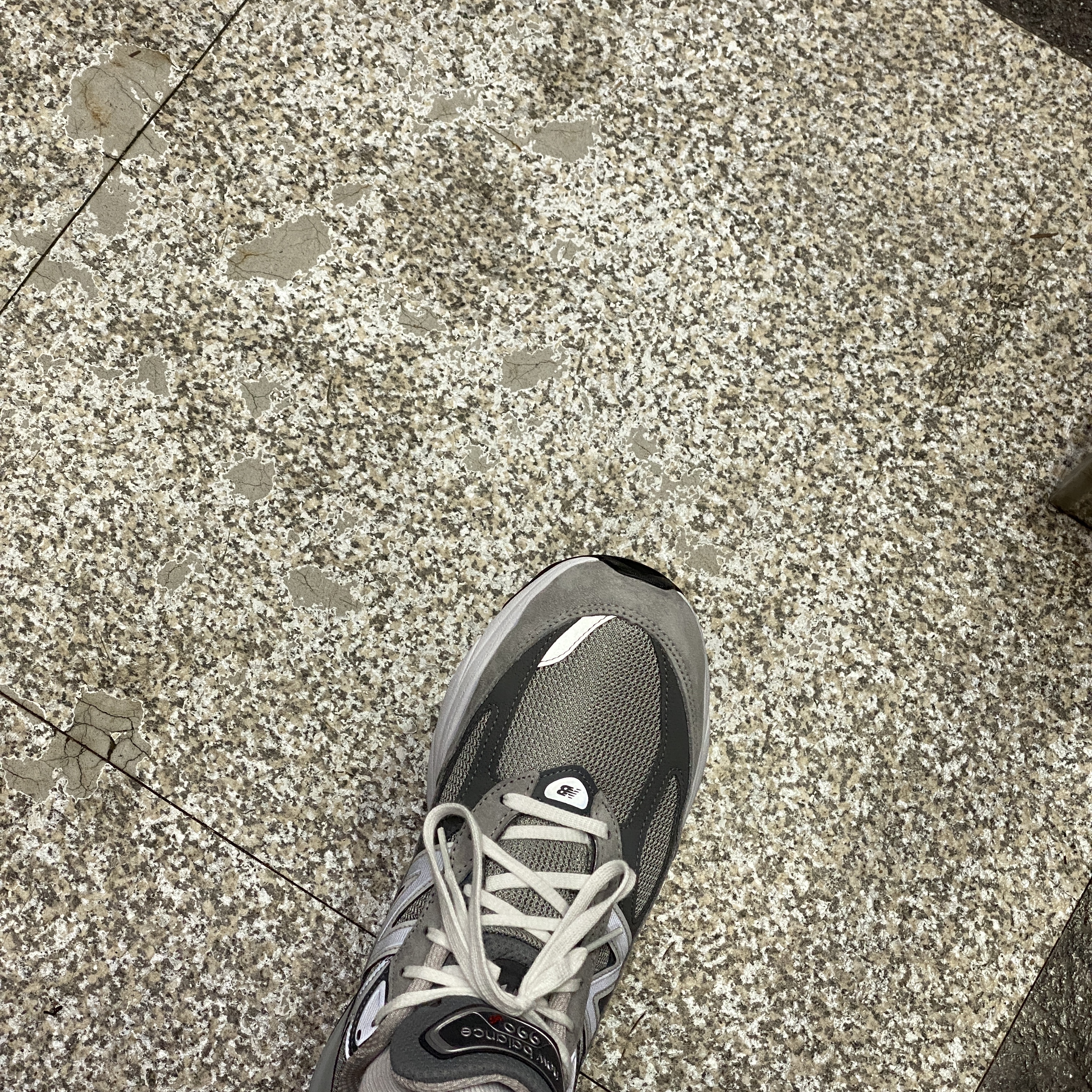 New Balance 990v6 Made in USA Grey - D Standard 착용 스타일
