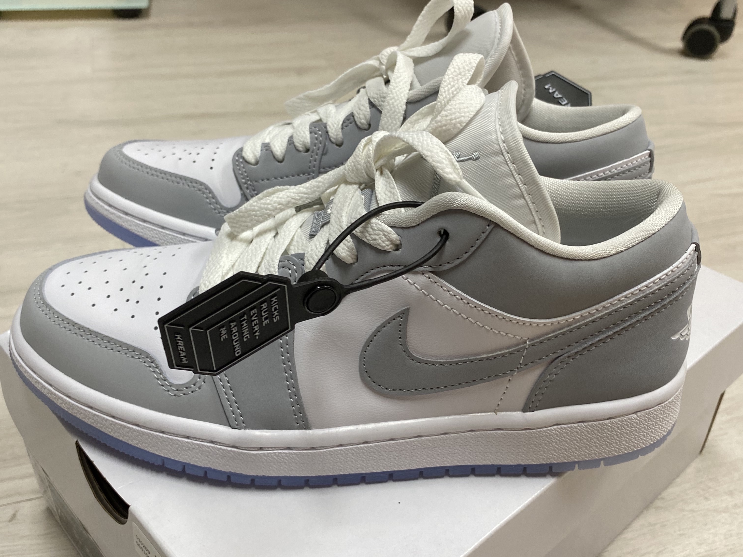 (W) Jordan 1 Low White Wolf Grey 착용 스타일