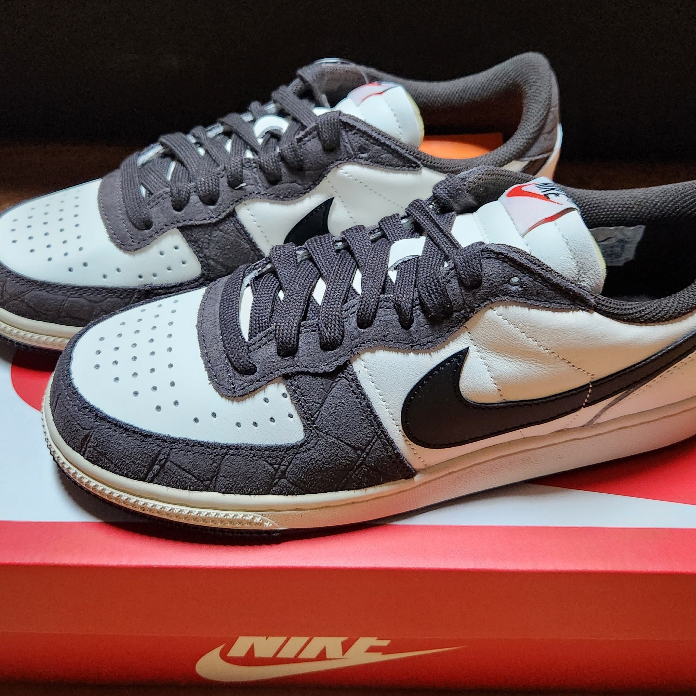 Nike Terminator Low Velvet Brown 착용 스타일 - 3