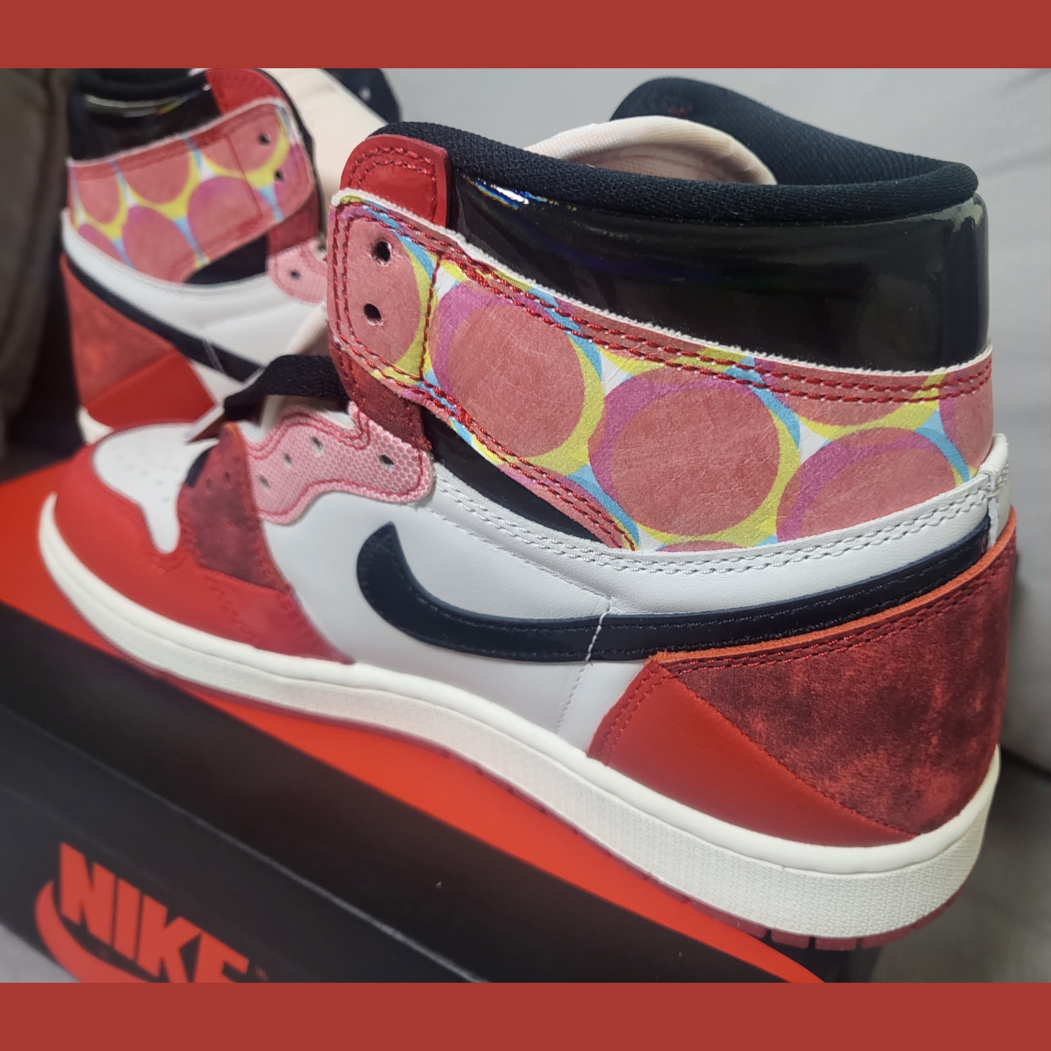 Jordan 1 Retro High Spider-Man Next Chapter 착용 스타일 - 3