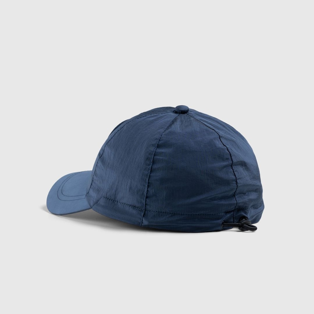 Stone Island 99576 Nylon Metal 6-Panel Cap Avio Blue - 23SS 착용 스타일