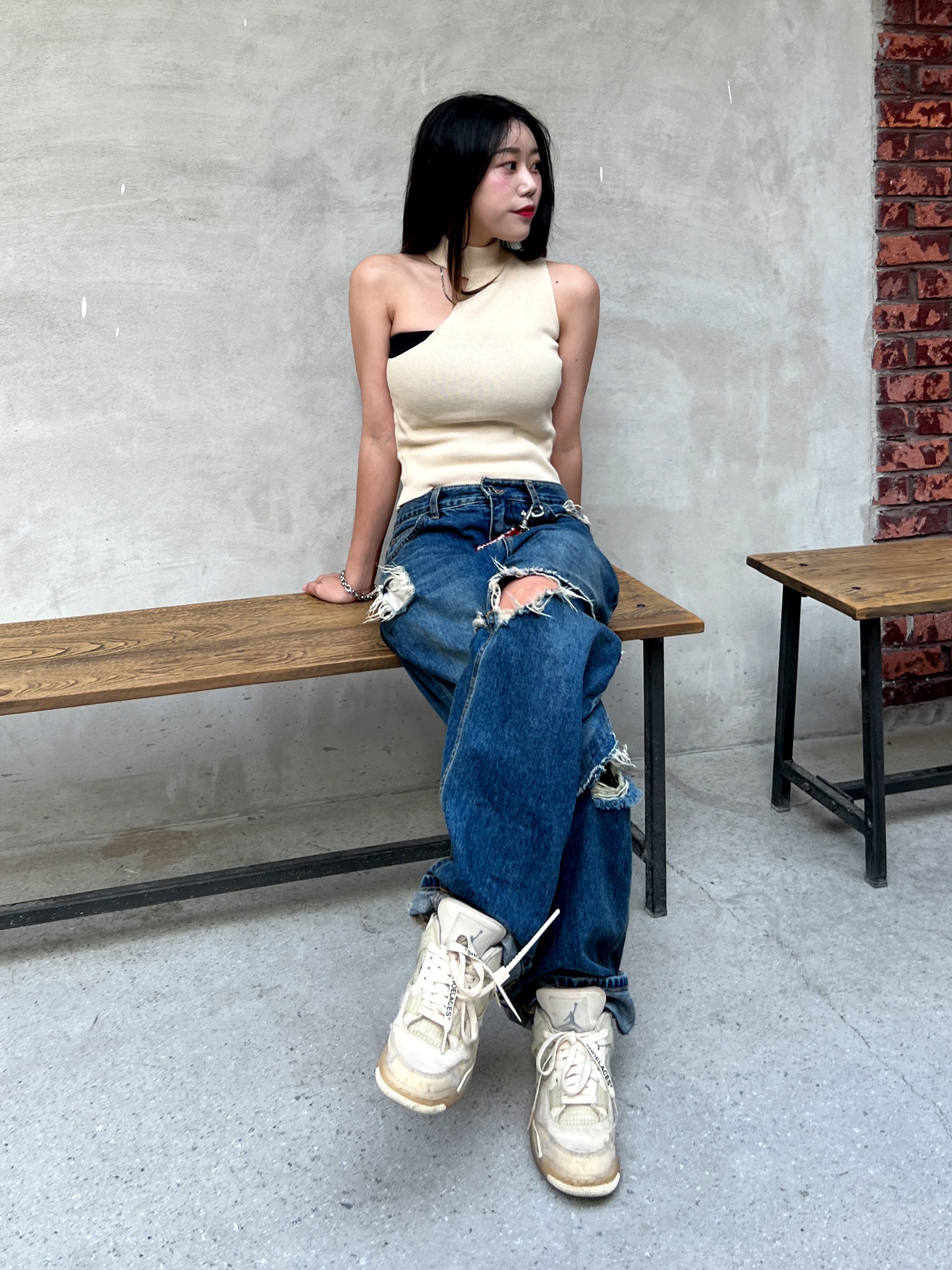 (W) Jordan 4 x Off-White Retro SP Sail, Ader Error Stami Jeans Blue 착용 스타일 - 1