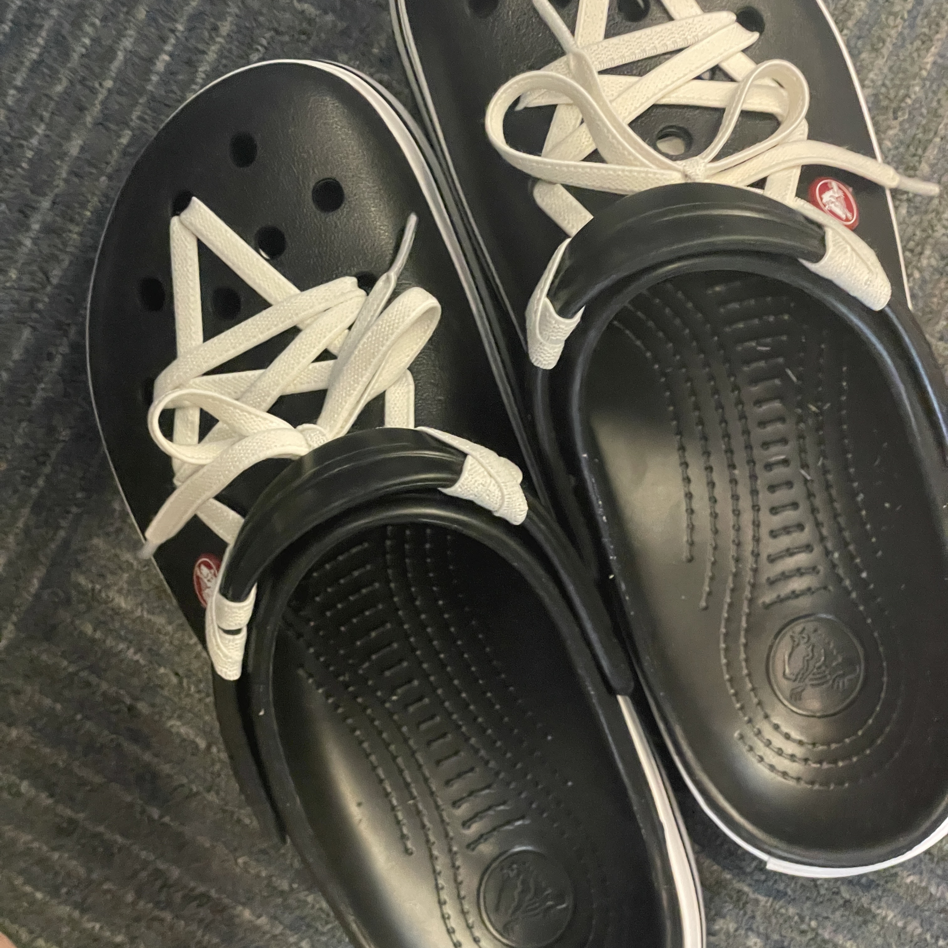 Crocs Crocband Clog Black 착용 스타일 - 2