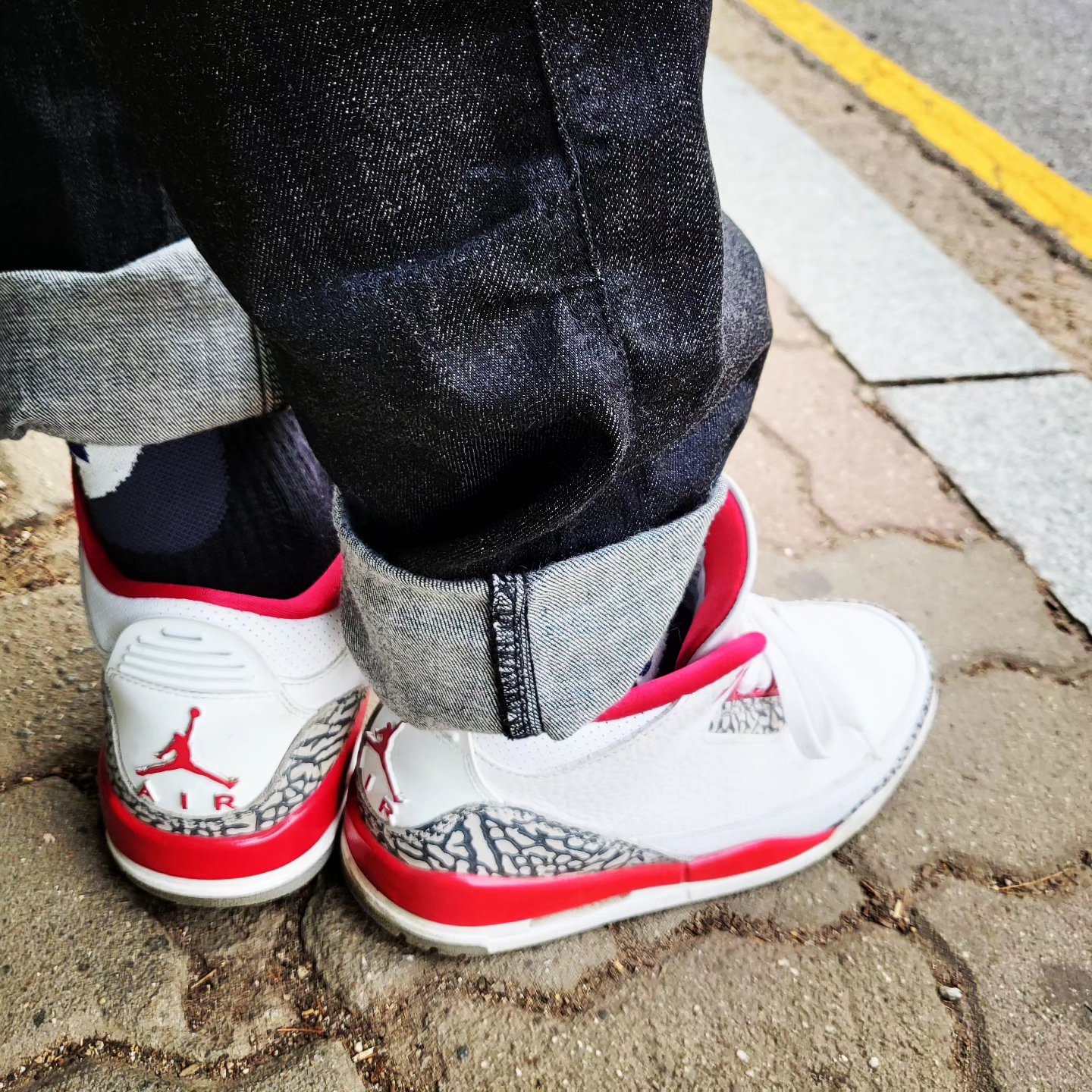 Supreme Denim Camp Cap Washed Black - 22FW, Jordan 3 Retro Cardinal Red 착용 스타일 - 4