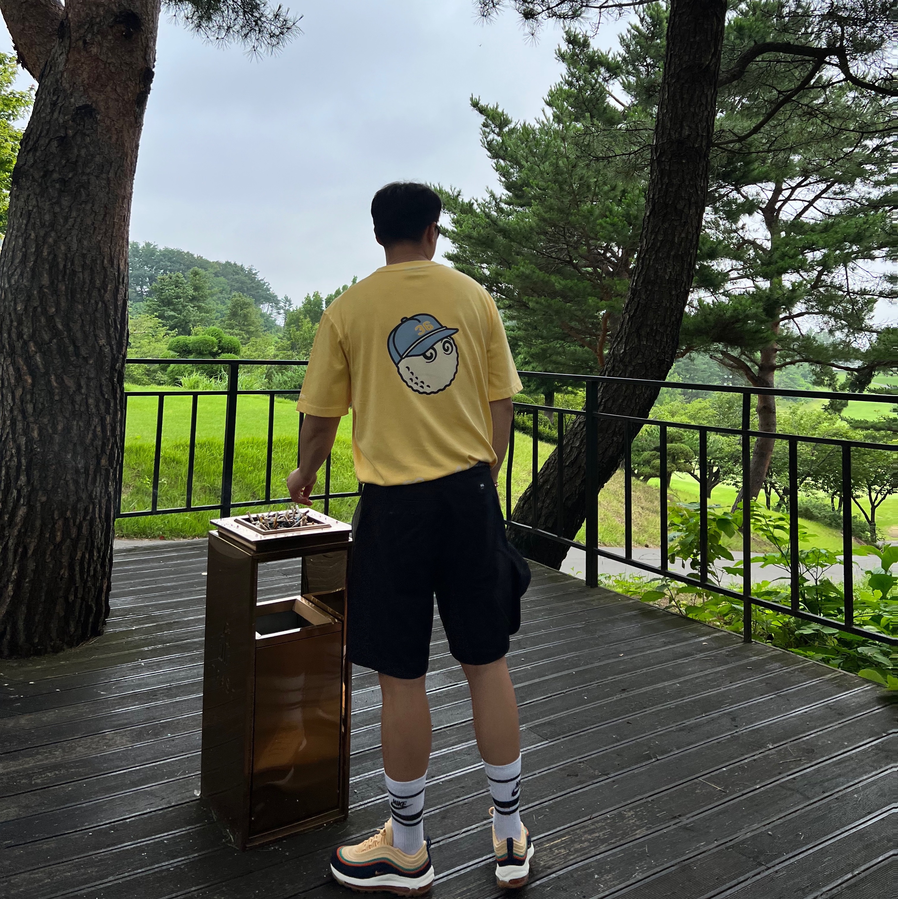 Nike Air Max 97 G NRG Obsidian Gold 착용 스타일 - 1