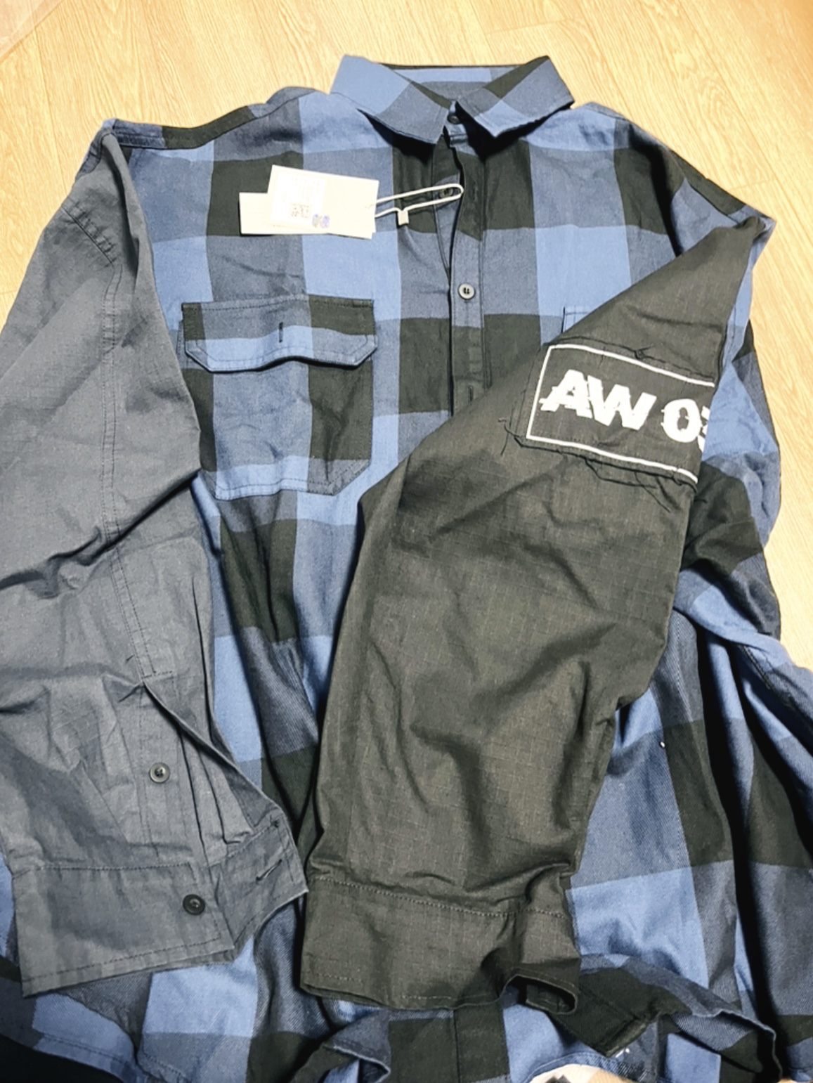 Undermycar Nando Archive Hommage Oversized Shirt Crown Blue - 23SS, Adidas Yeezy Slide Onyx 착용 스타일 - 1
