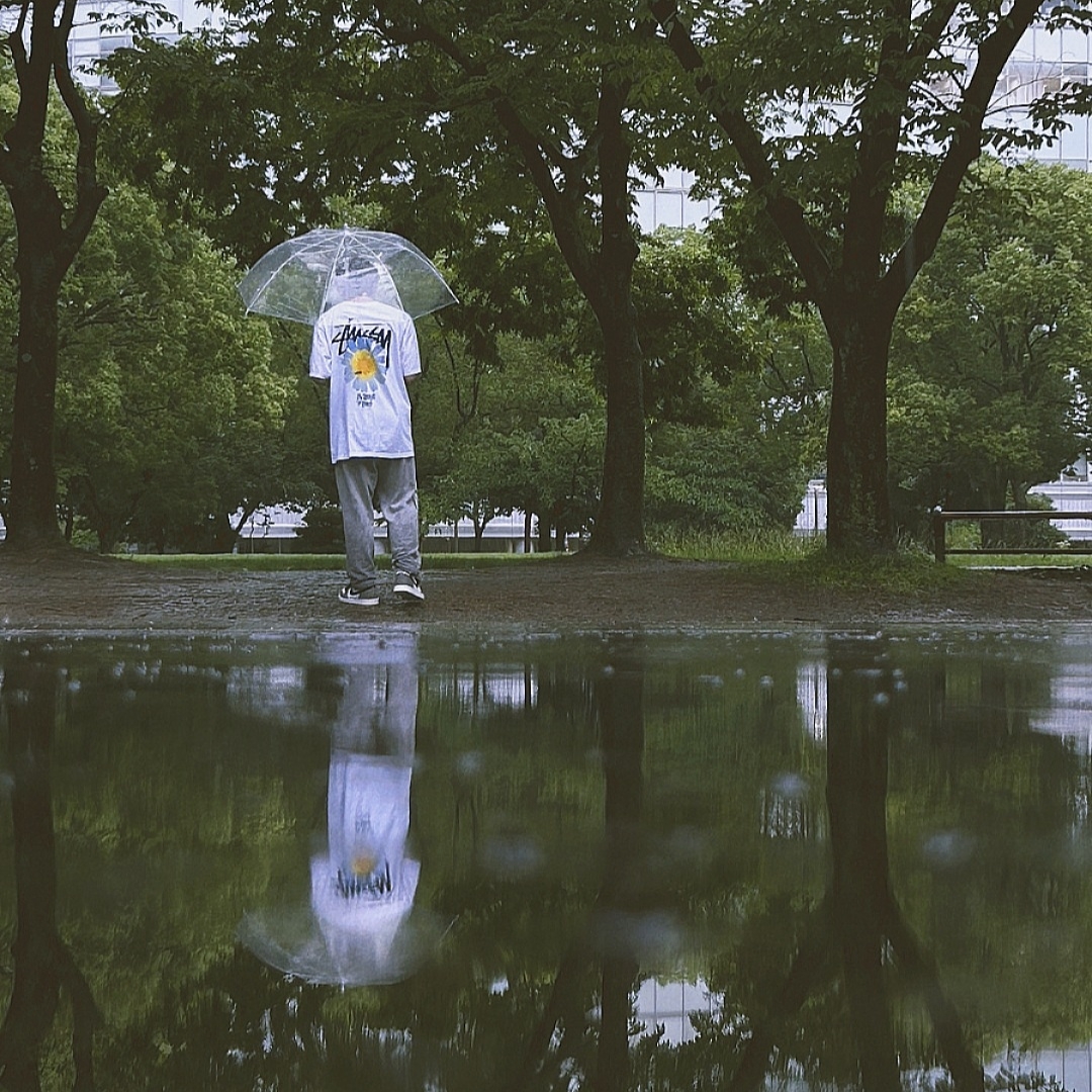 Stussy ITP Flower T-Shirt White, Jordan 1 Retro High OG White Cement 착용 스타일