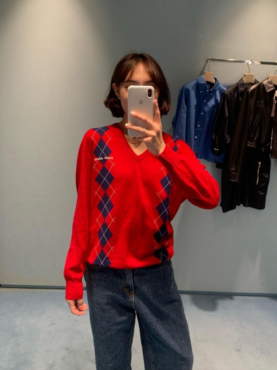 (W) Miu Miu Intarsia Knit Cashmere Sweater Red 착용 스타일