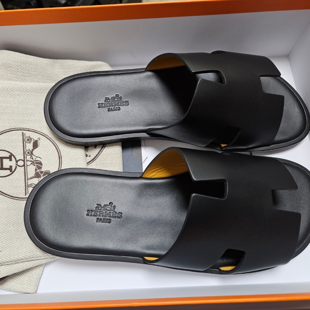 Hermes Izmir Sandal Calfskin & Noir 착용 스타일