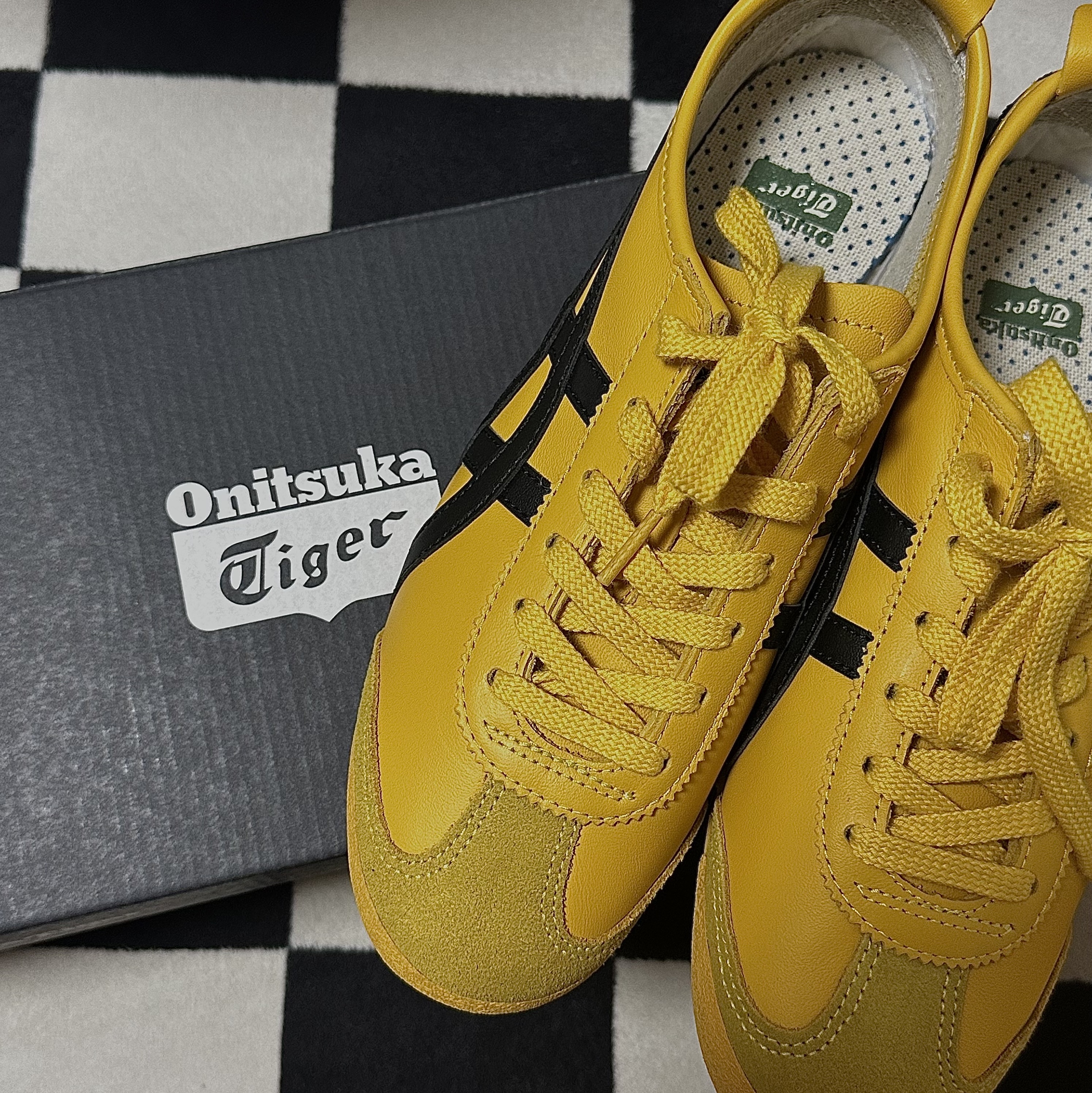 Onitsuka Tiger Mexico 66 Yellow Black 착용 스타일