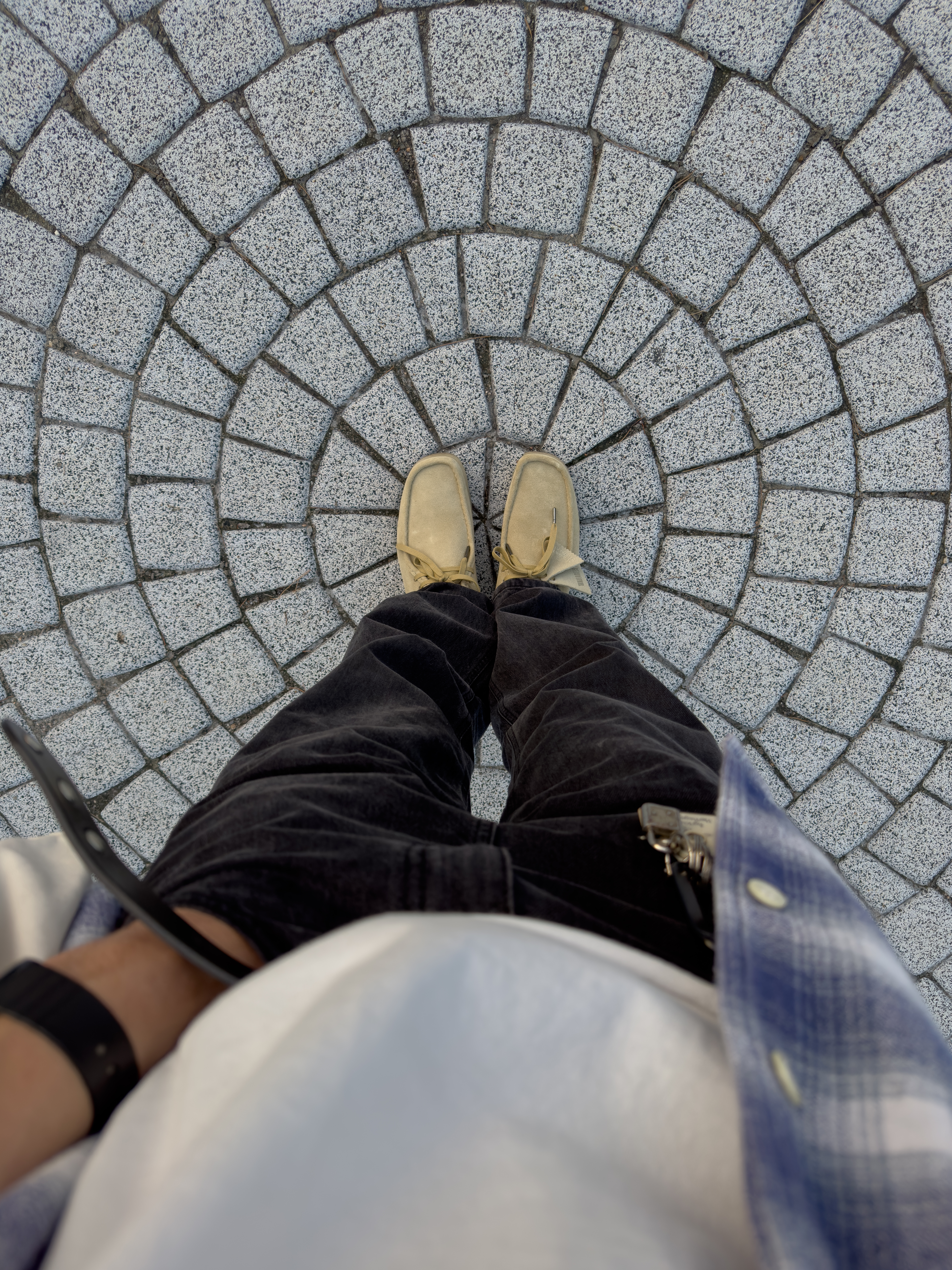 Clarks Wallabee Maple Suede 착용 스타일 - 5