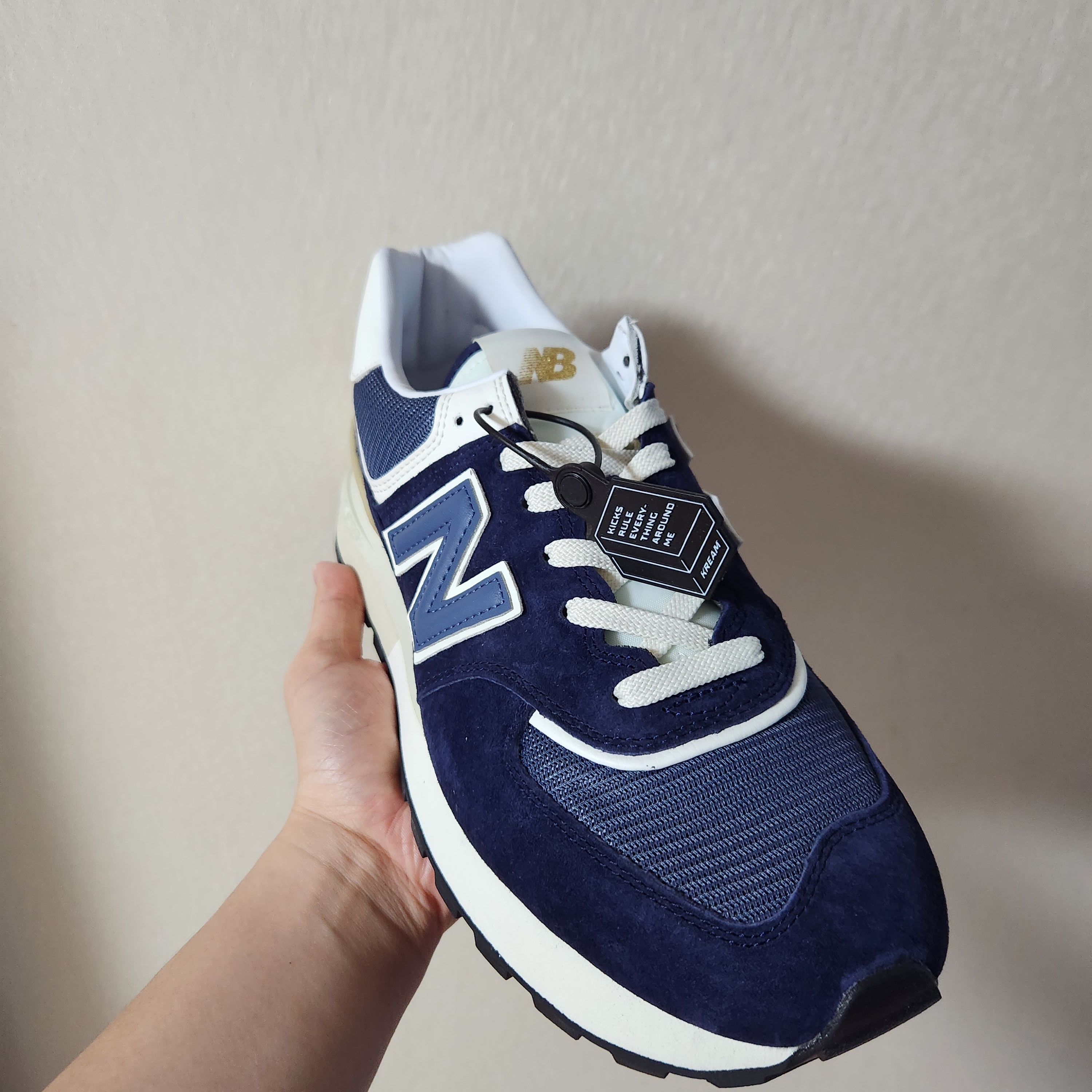 New Balance 574 Legacy Navy 착용 스타일 - 1